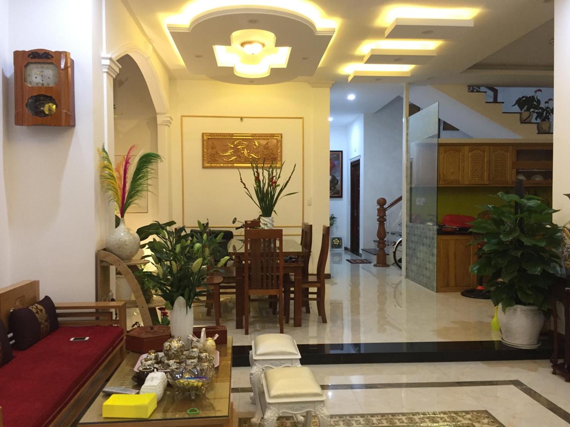 The Arch Hotel *