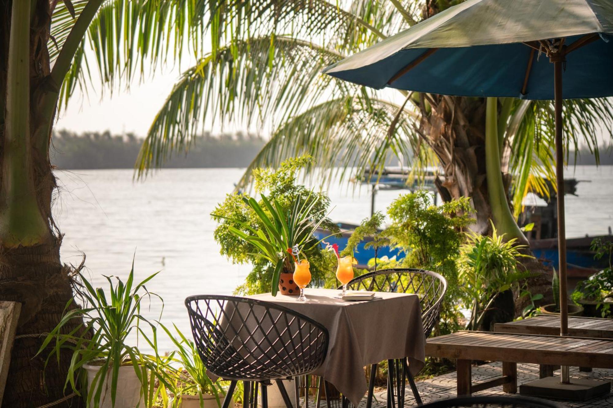Homestay Sands River