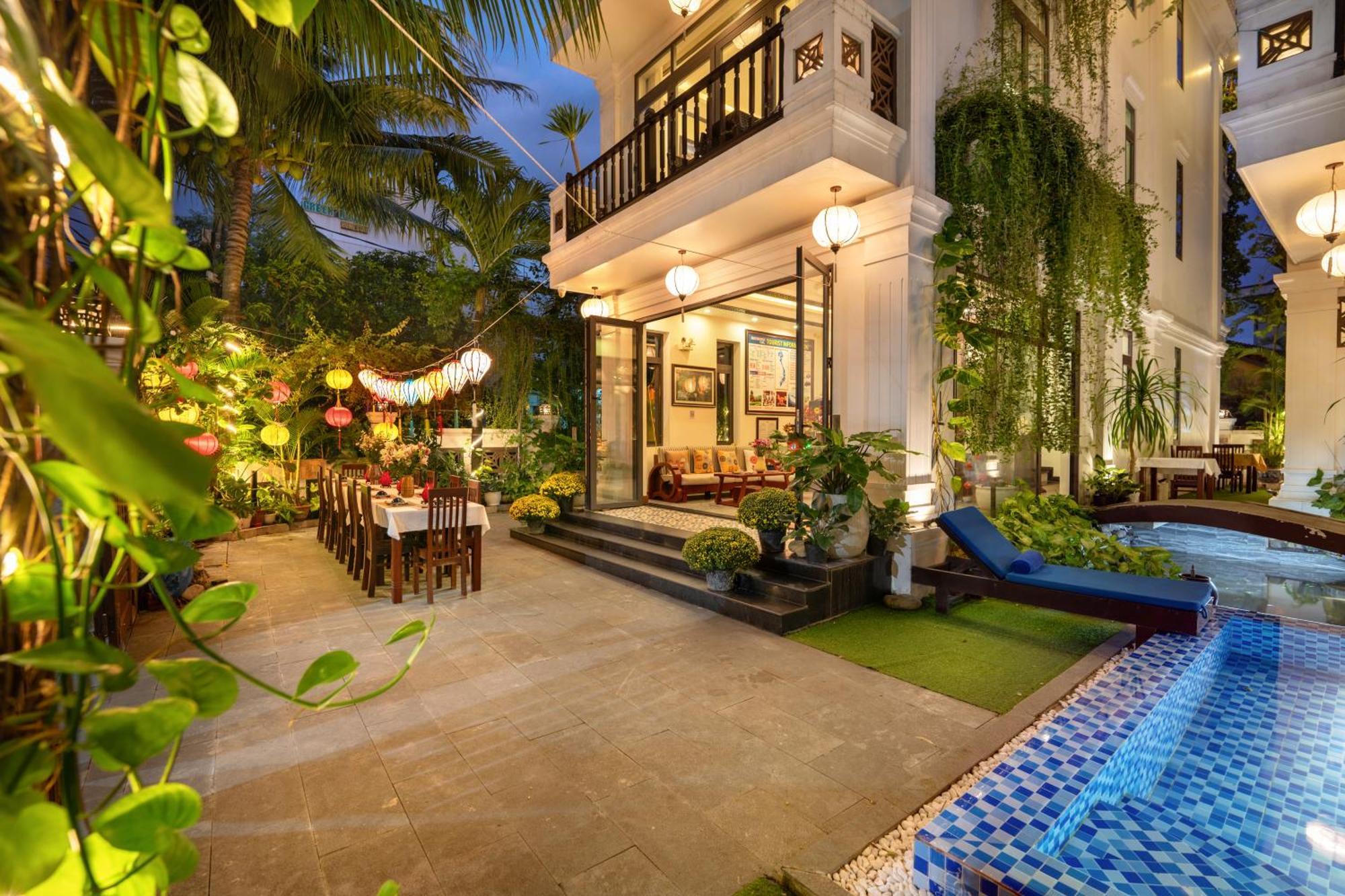 Discovery Hotel