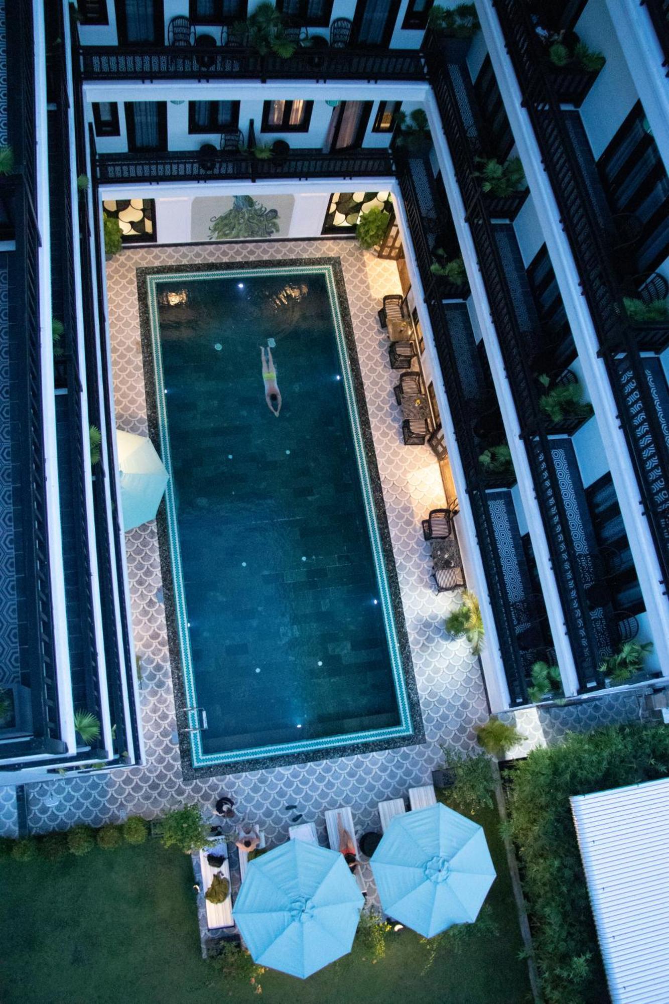 Delicacy & Hotel 4*
