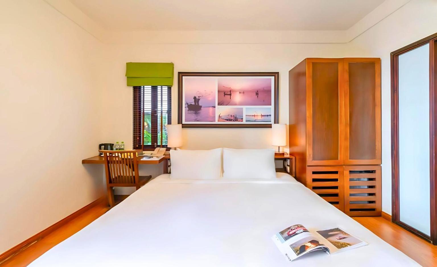 Elites Riverside & Hotel