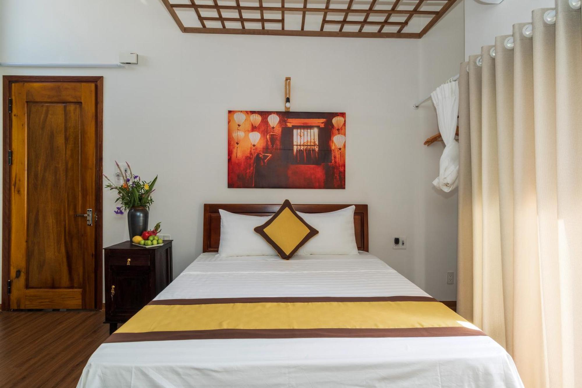 Hotel Autumn Bay Retreat