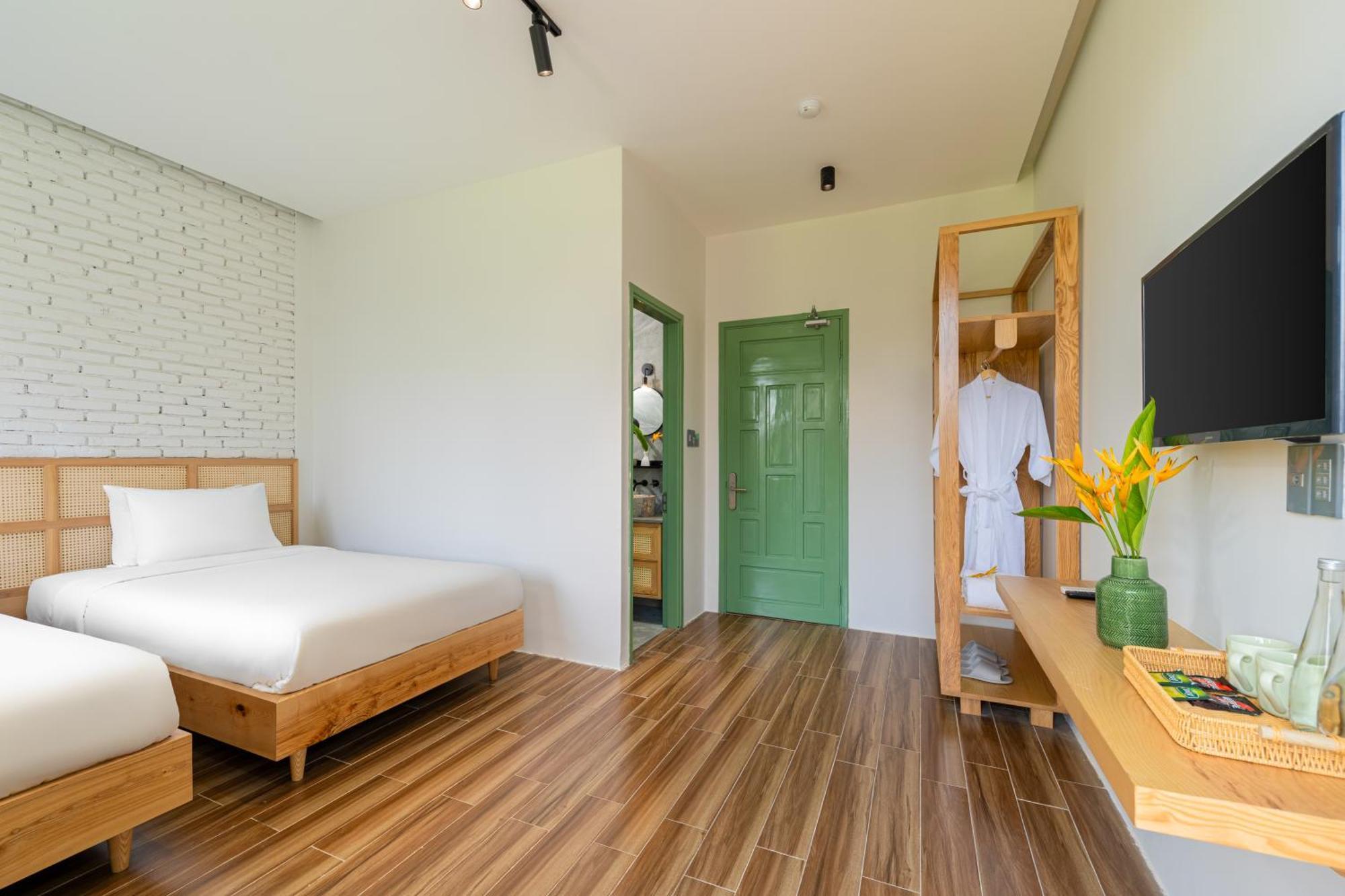 Manling Retreat Hotel