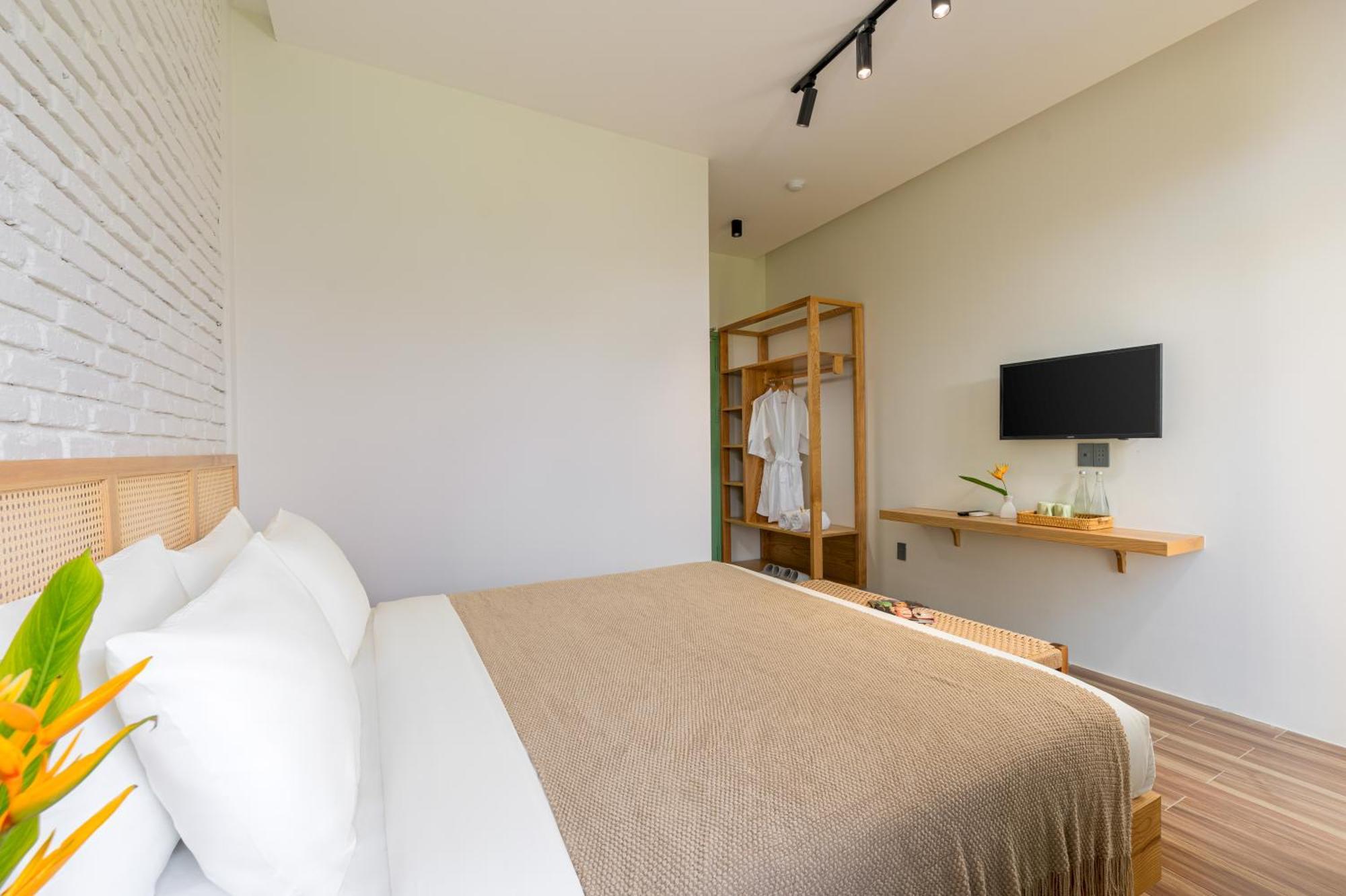 Manling Retreat Hotel 3*