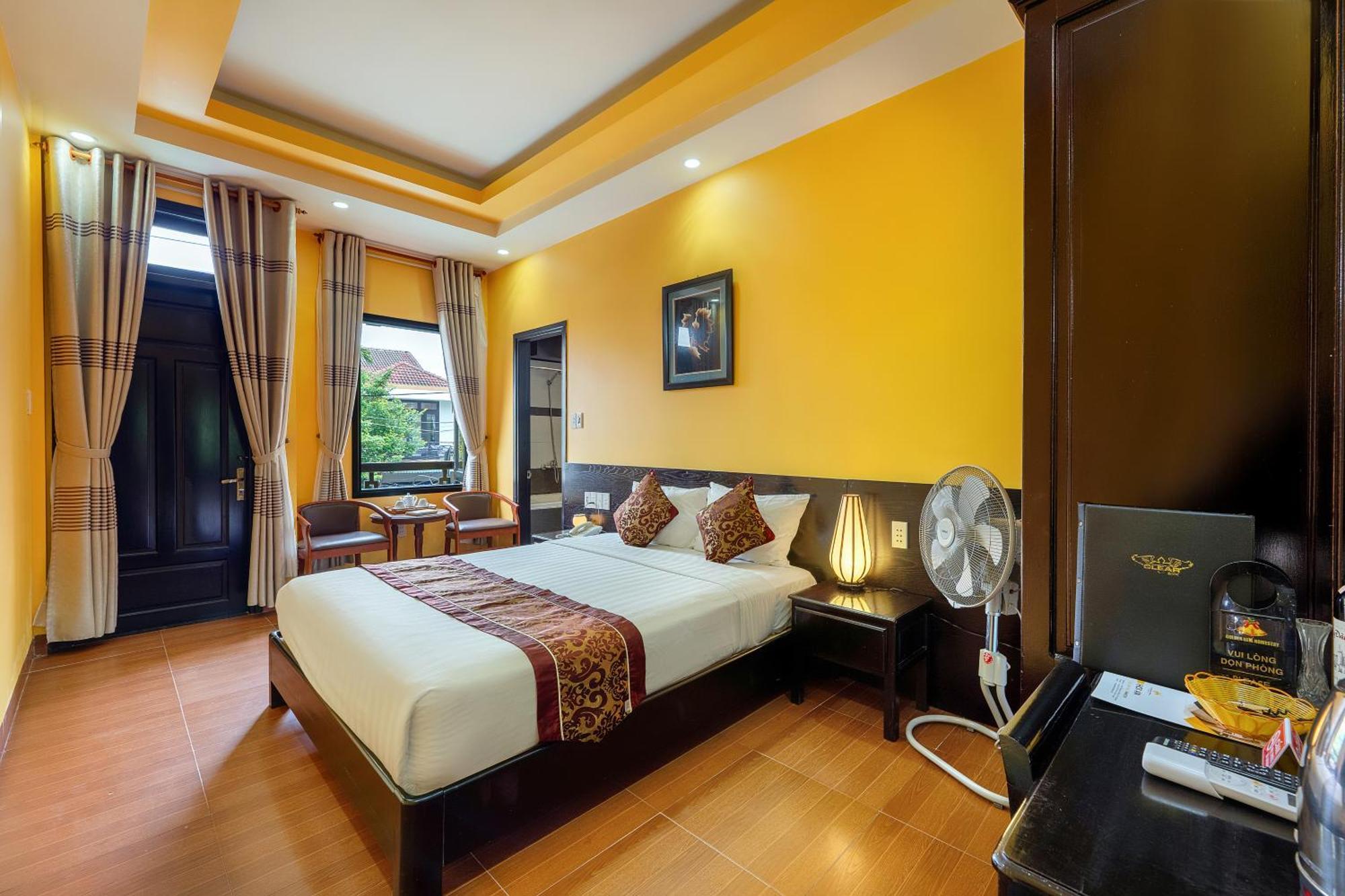 Golden Bell Homestay *