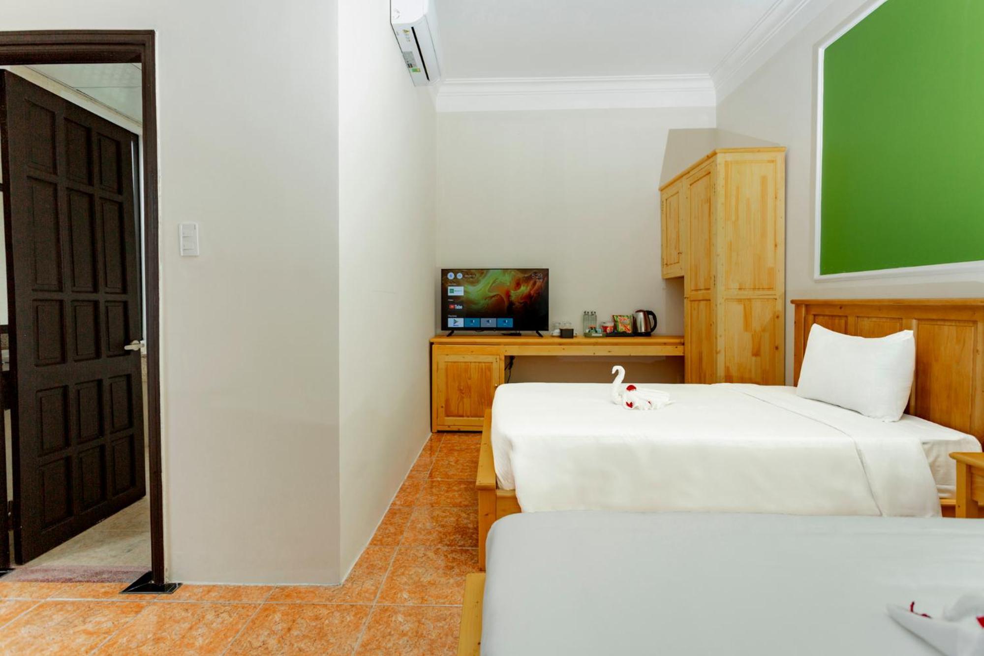 Hotel Sea And