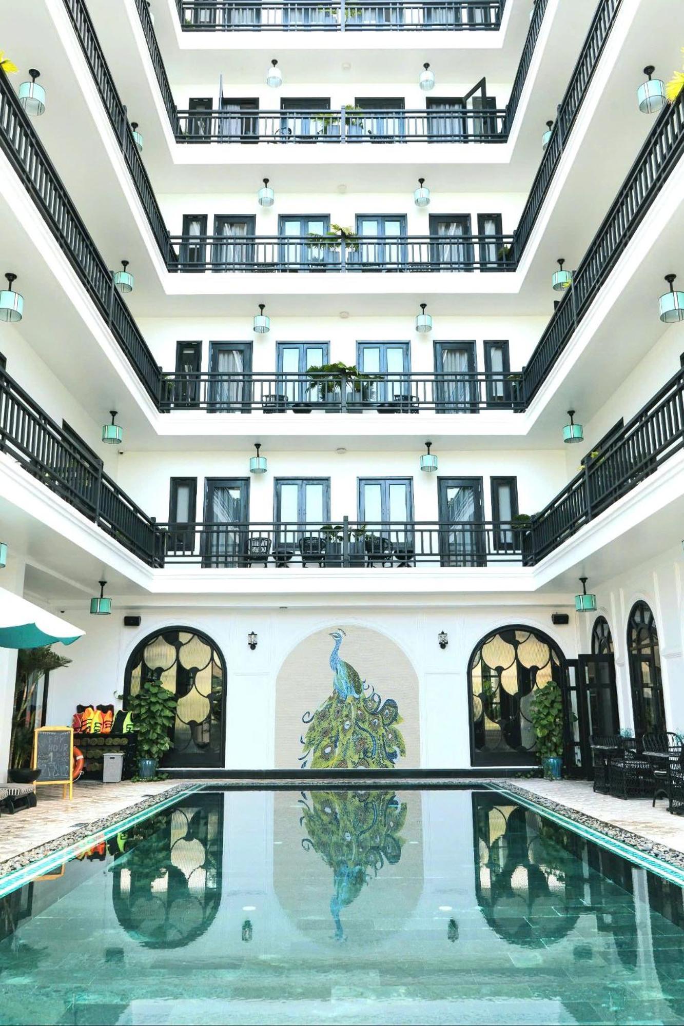 Delicacy & Hotel