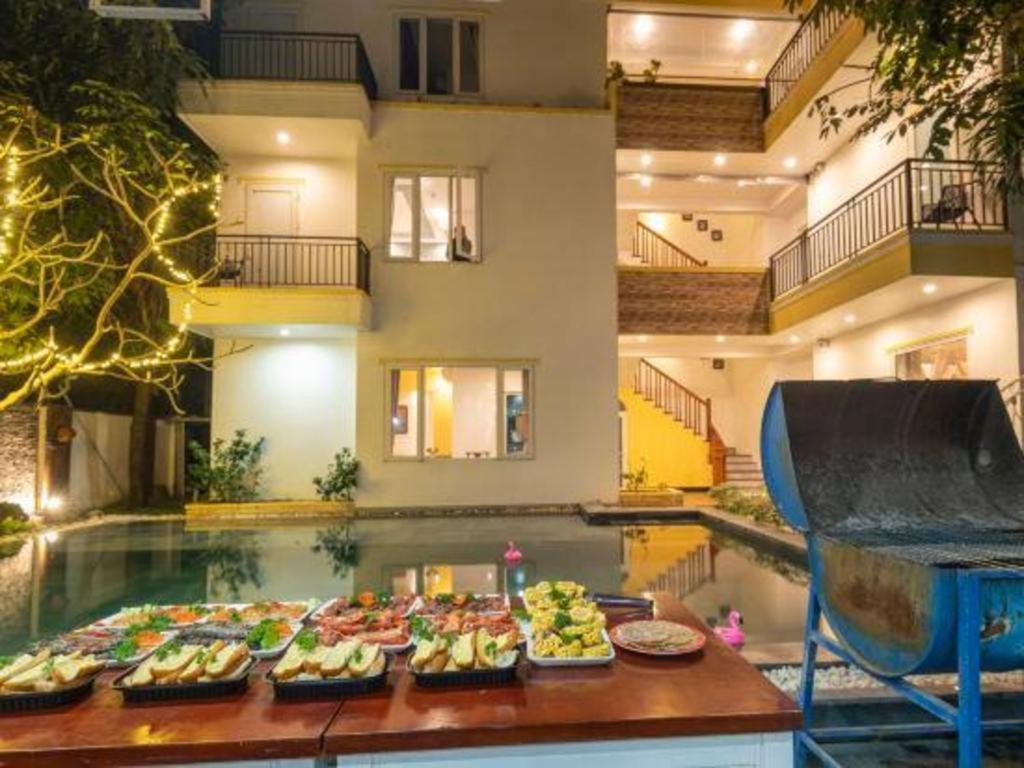 Hostel Ht And