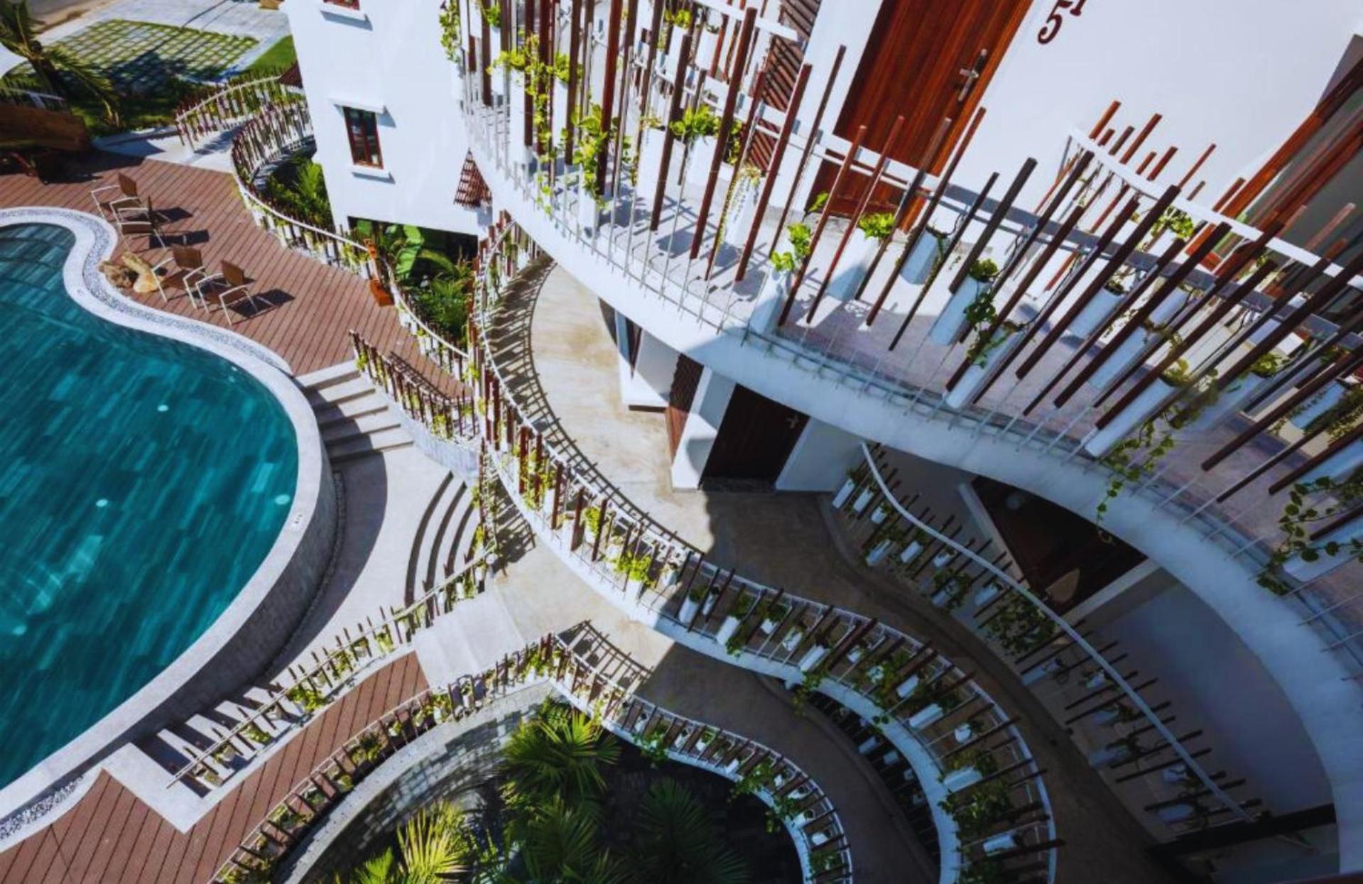 Hotel Elites Riverside &