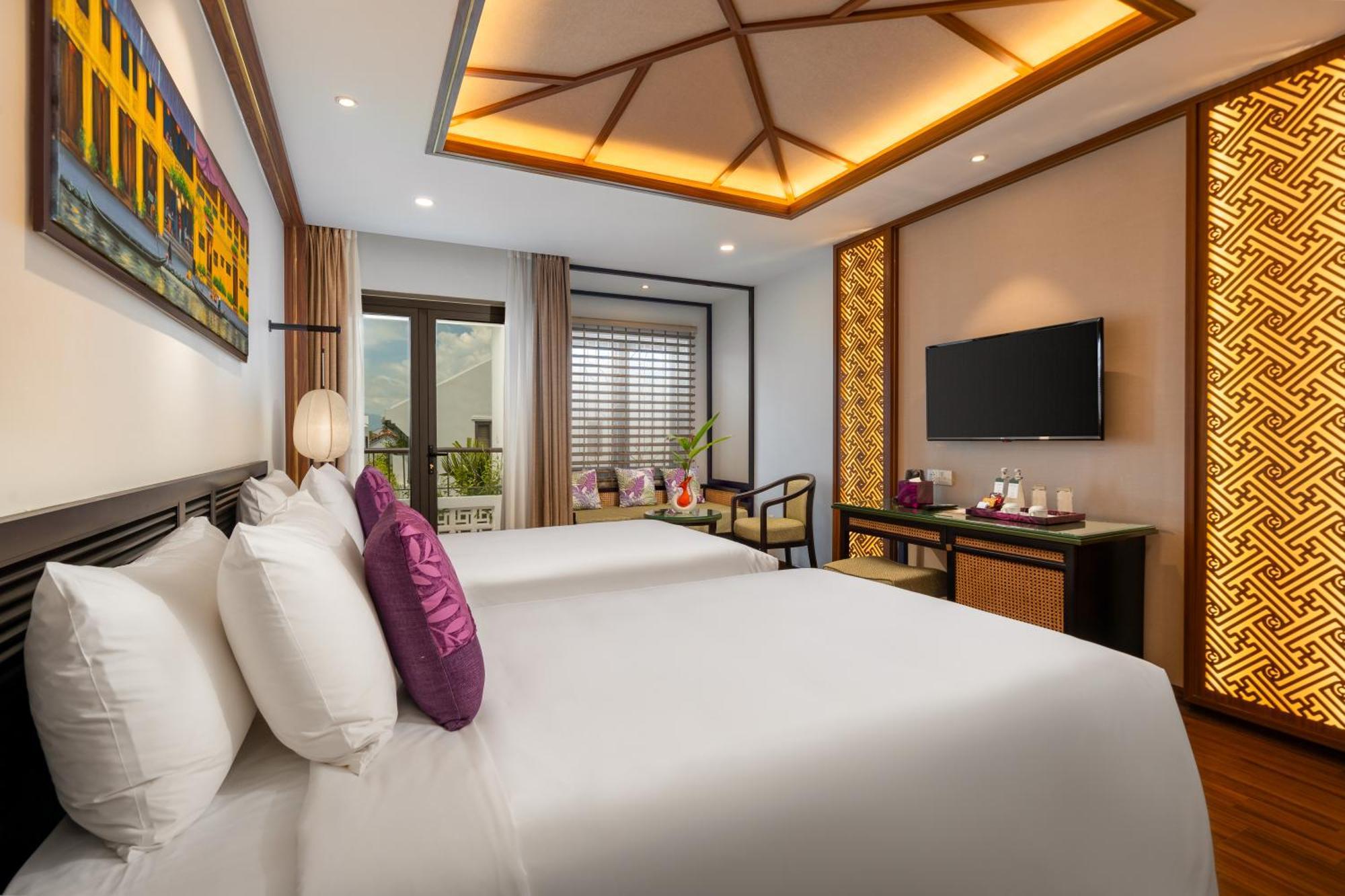 Hotel The Saga 4*