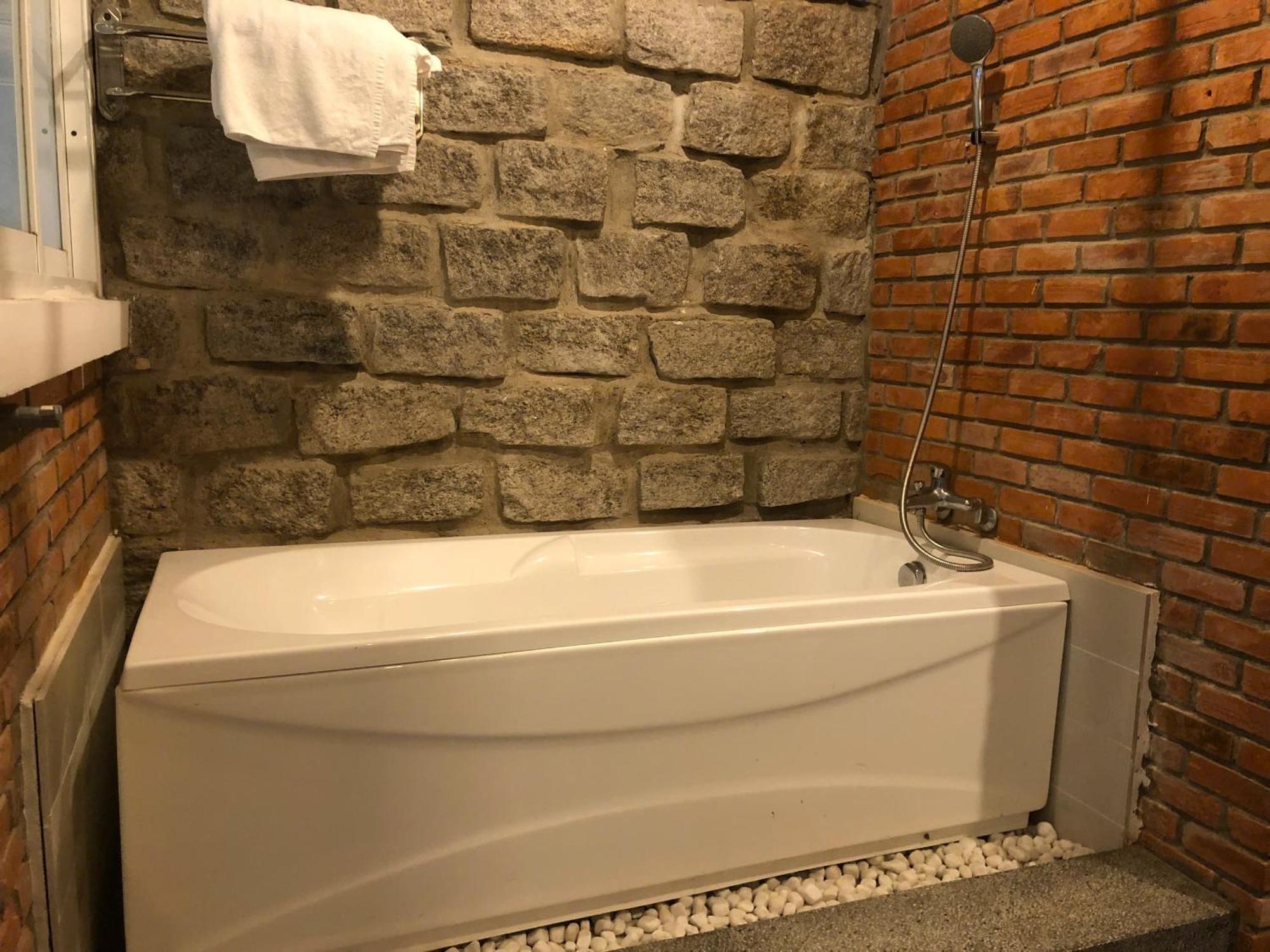 Laoxao Riverstone