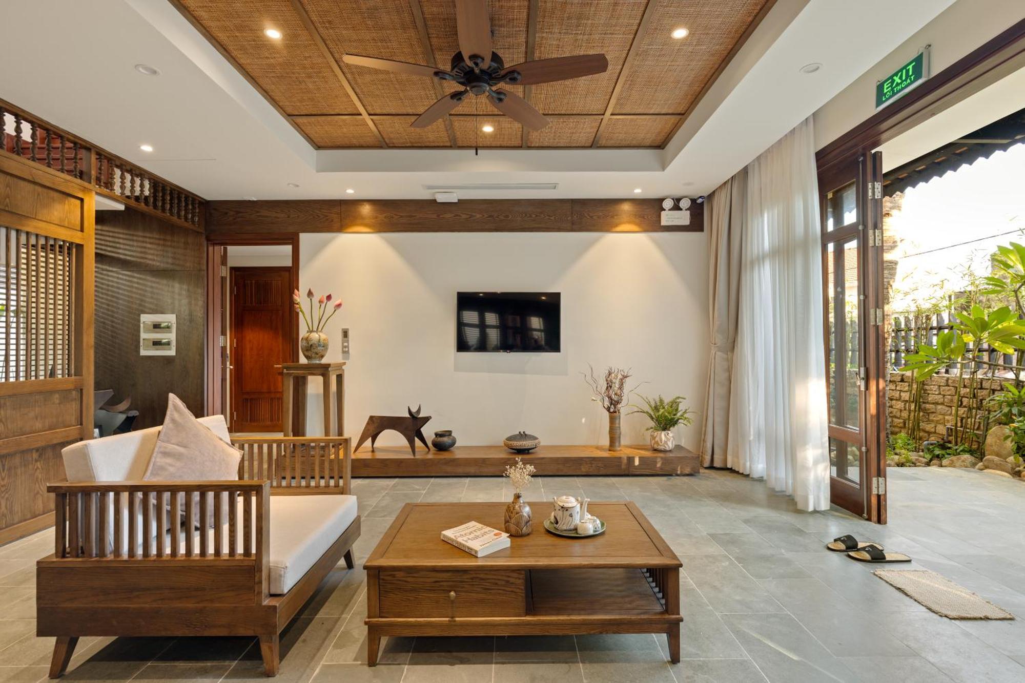Su Retreat - Riverfront 5*
