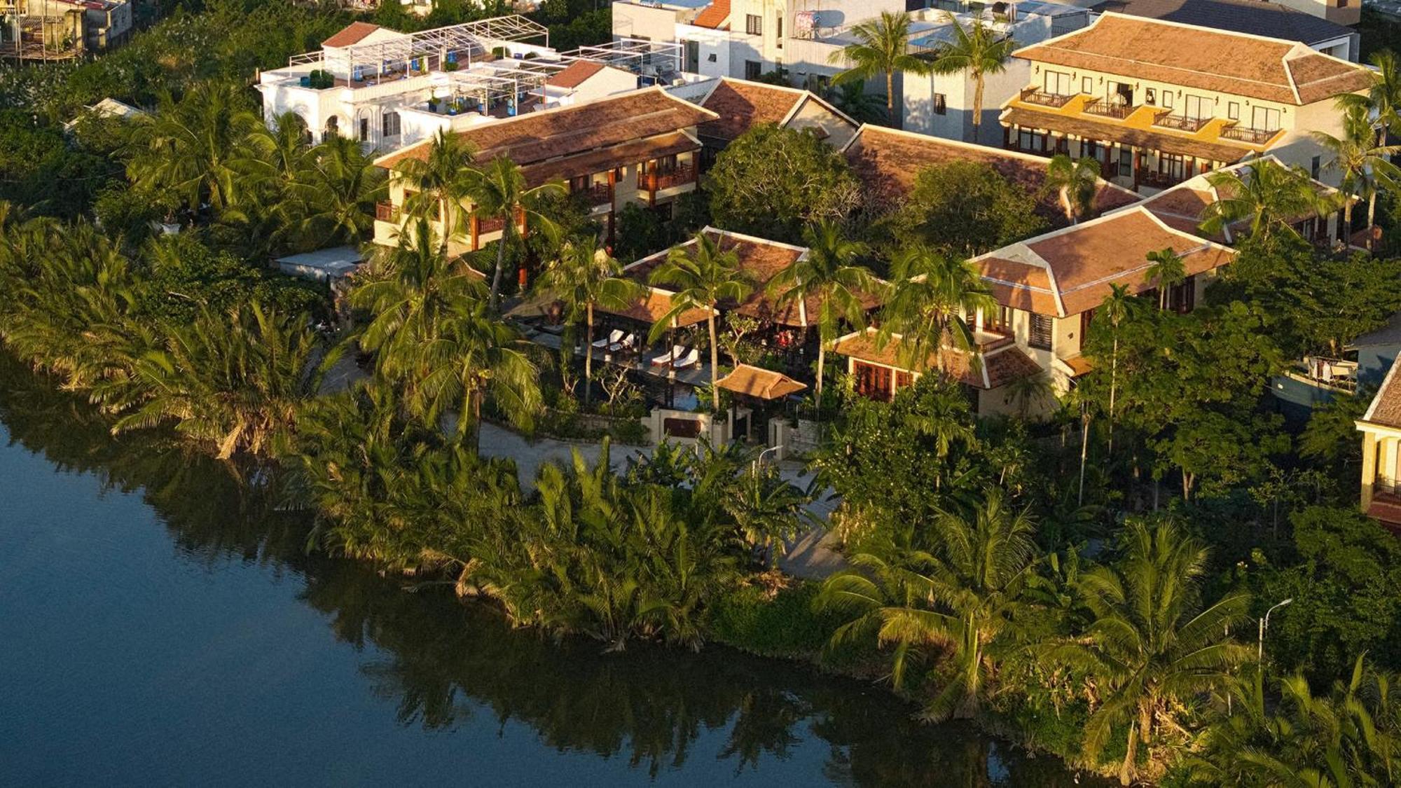Su Retreat - Riverfront Resort