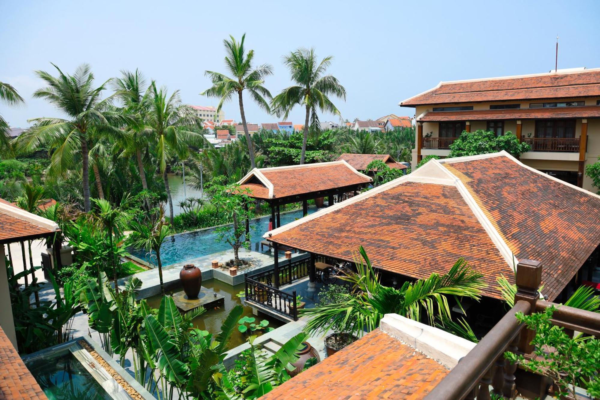 Su Retreat - Riverfront Resort 5*