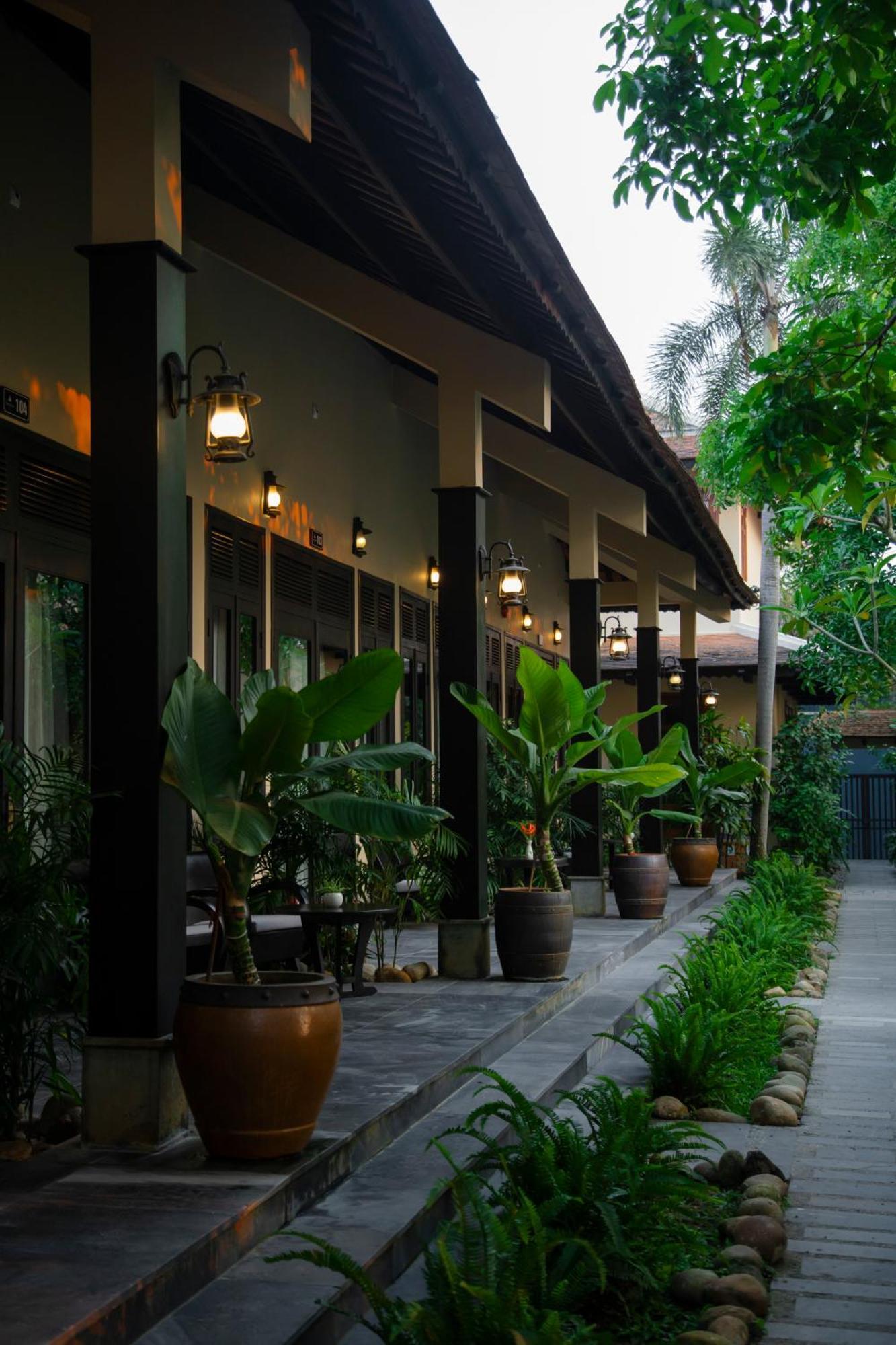 Resort Su Retreat - Riverfront