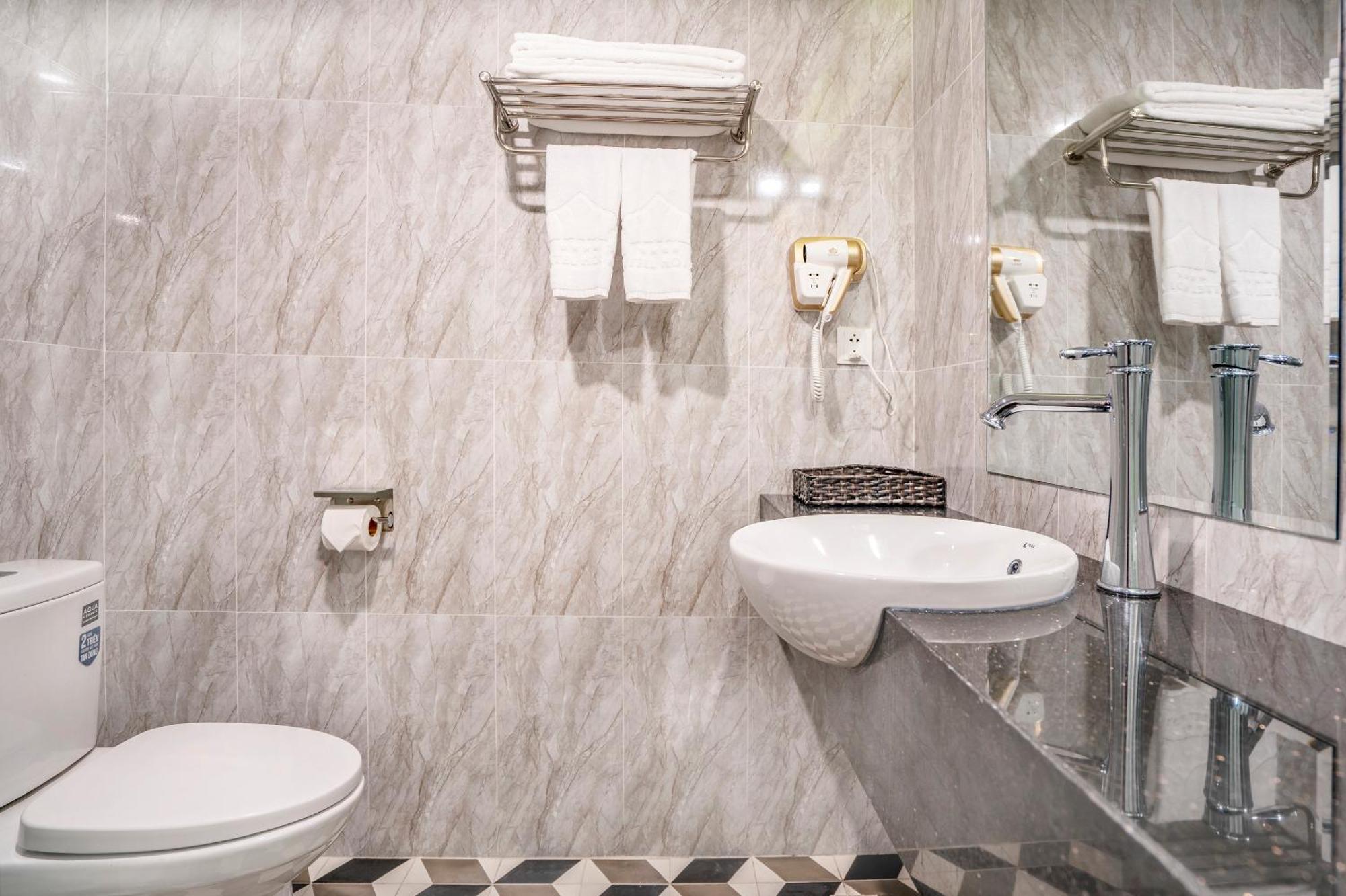 Fivitel Hotel 4*