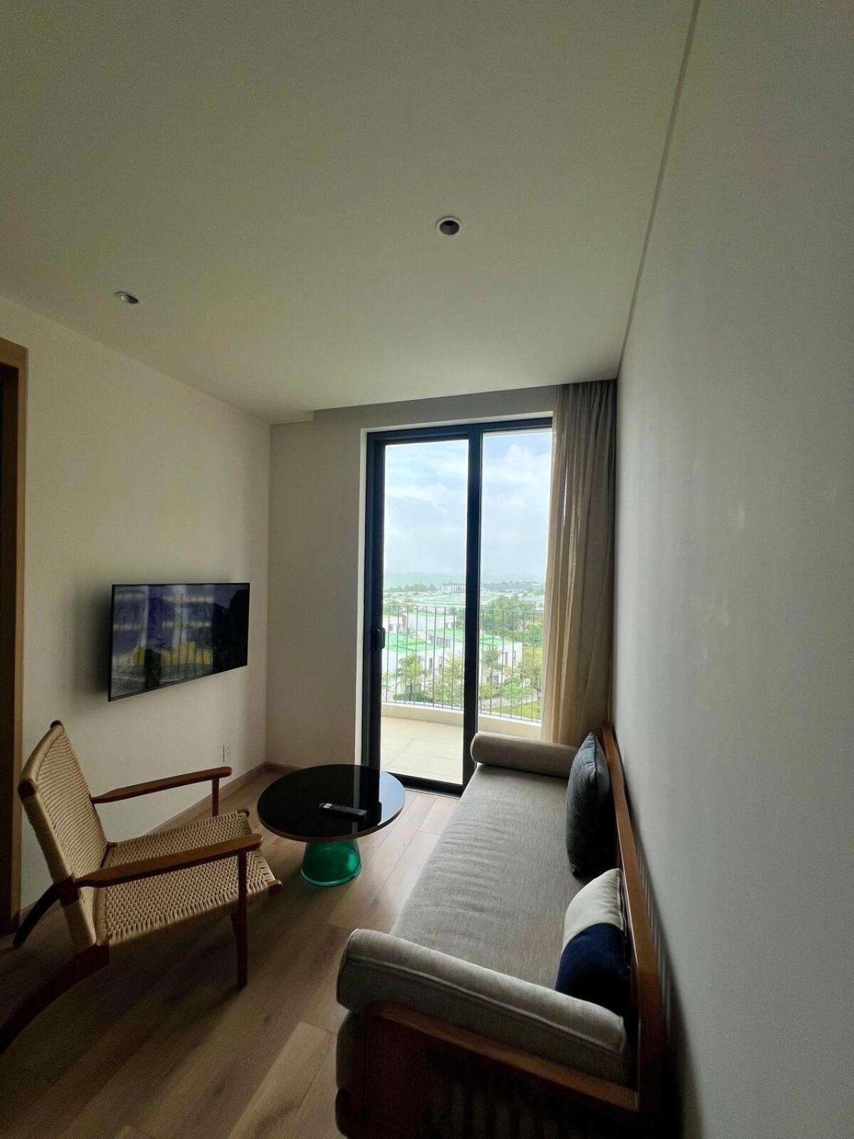 Coastal Vibe - Free Gym & Pool Apartment