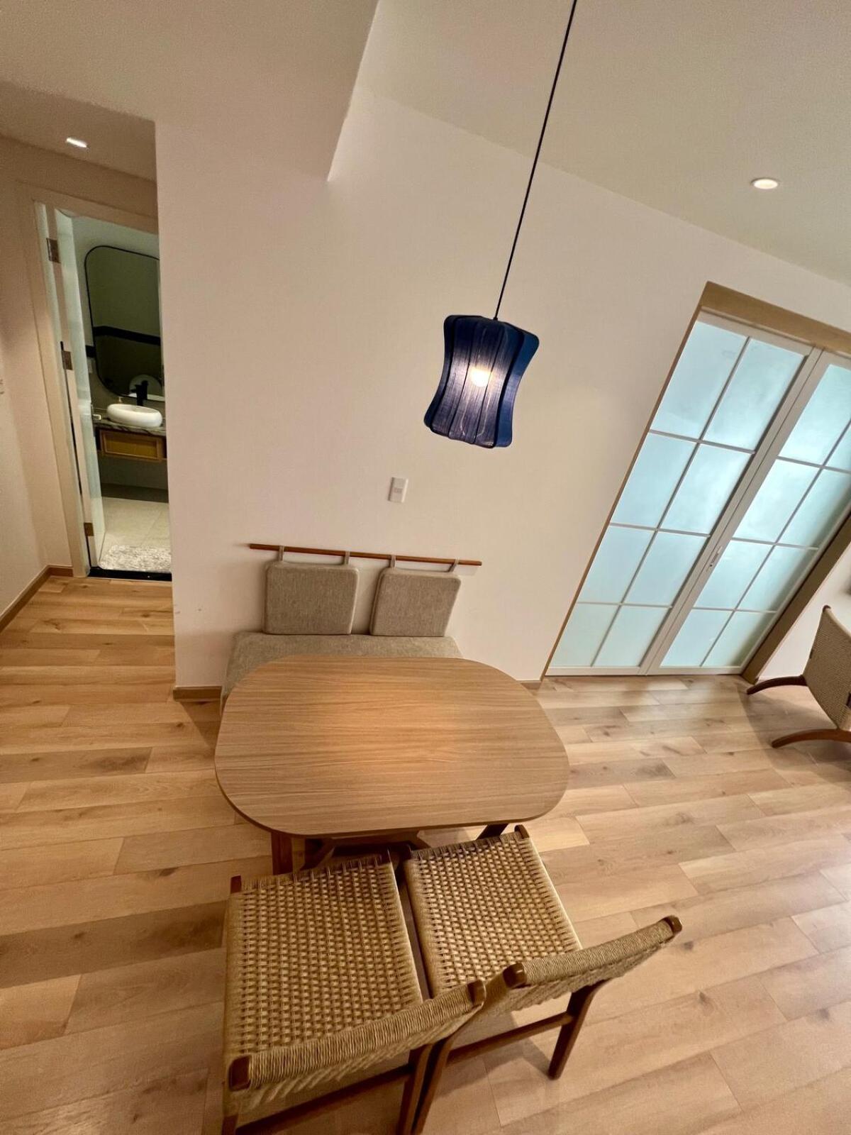 Coastal Vibe - Free Gym & Pool Apartment *