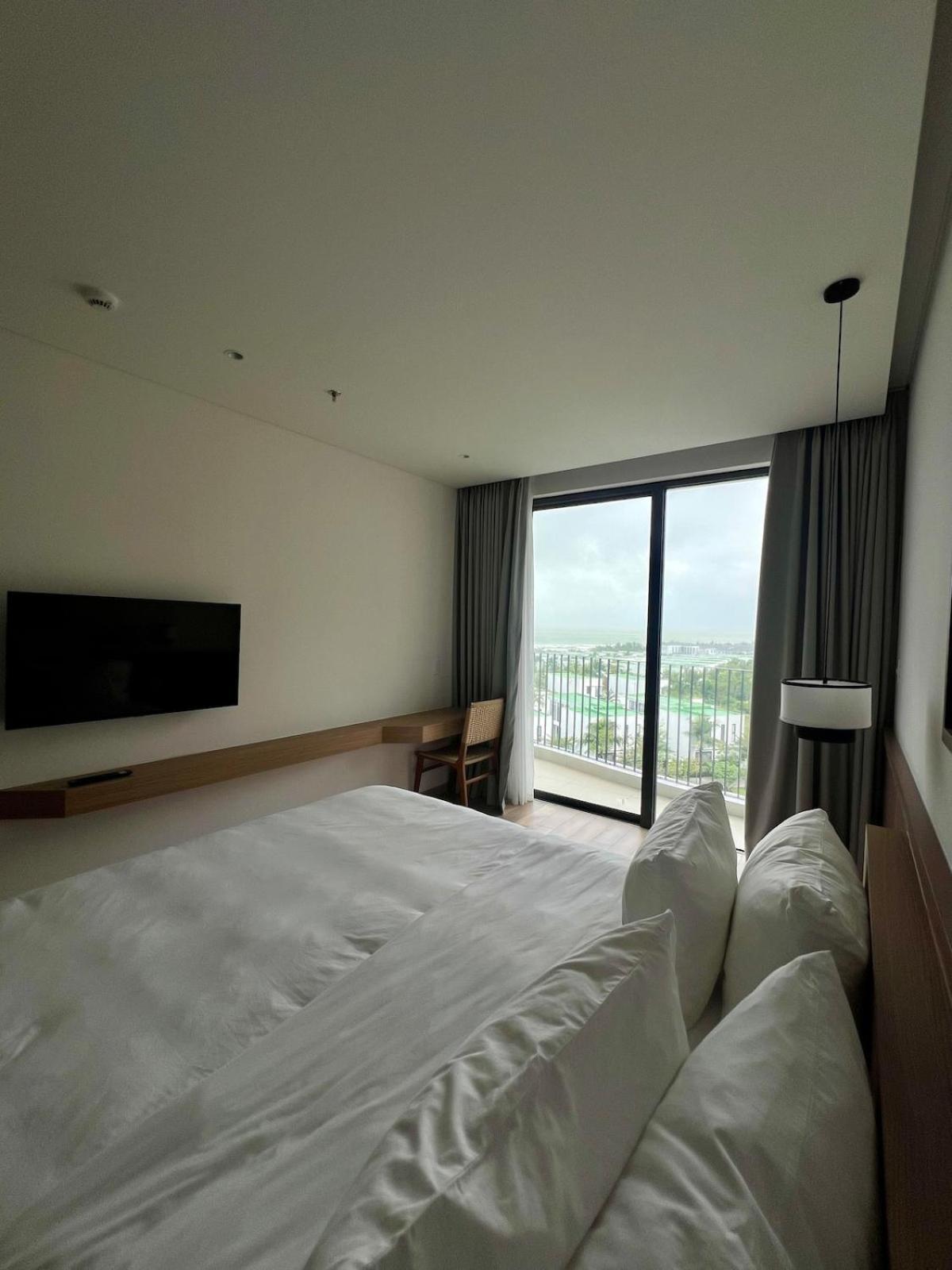 Coastal Vibe - Free Gym & Pool Apartment *