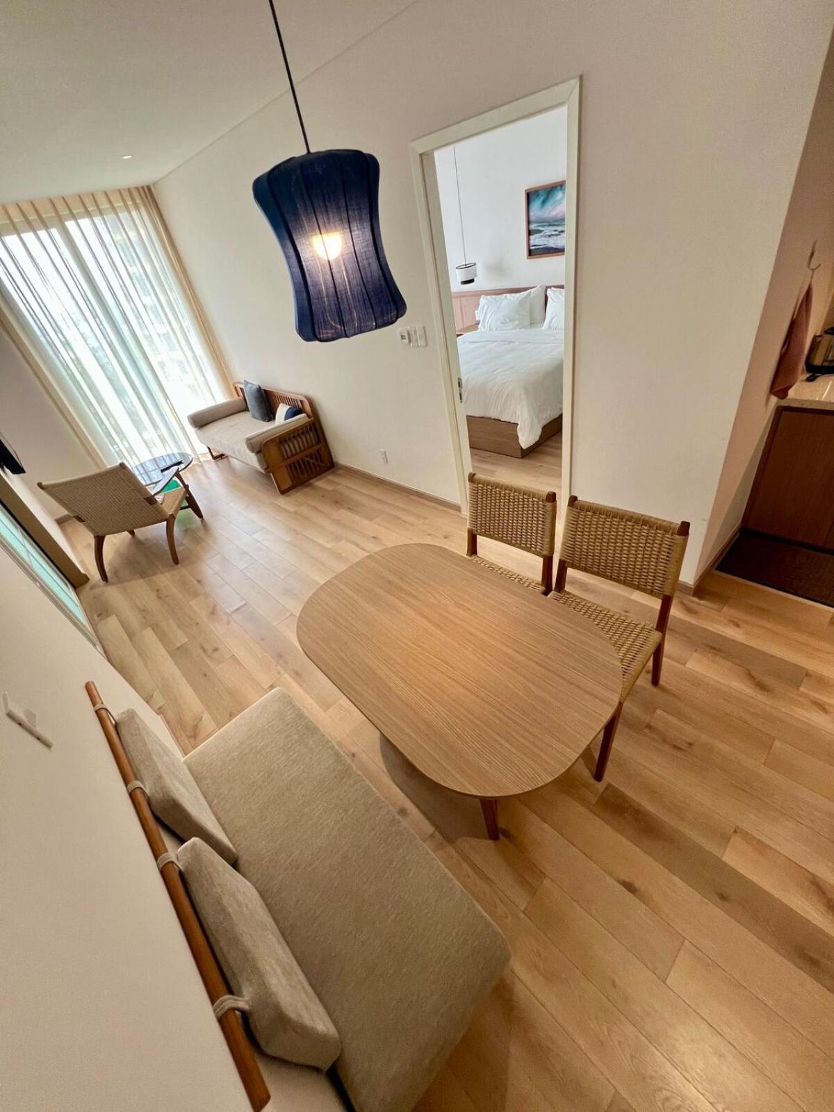 Coastal Vibe - Free Gym & Pool Apartment