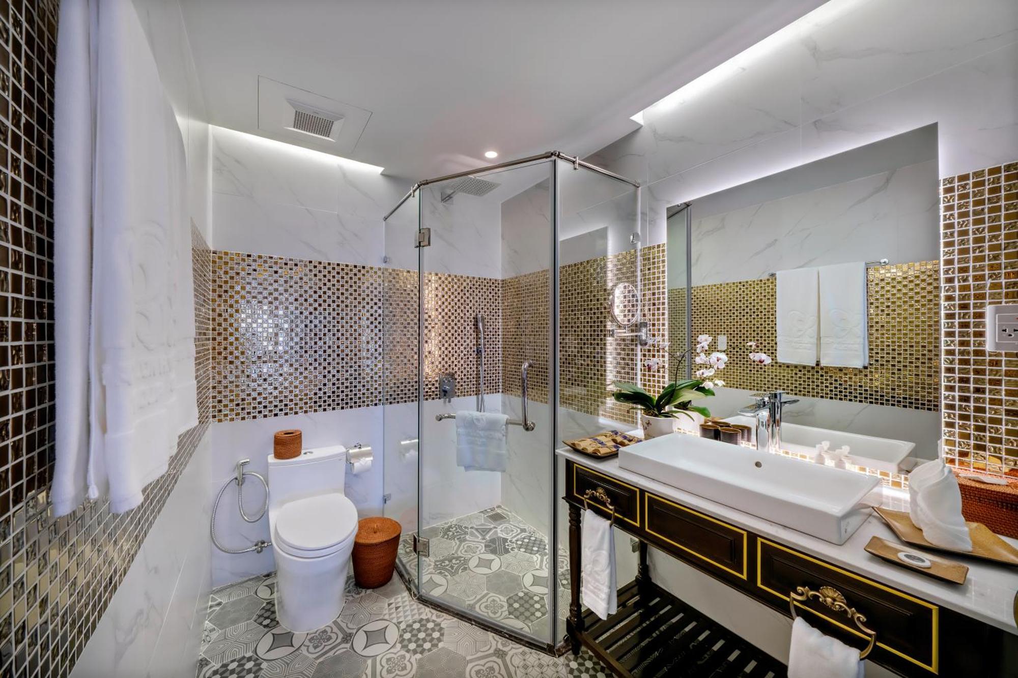 Hotel Le Pavillon Gallery & 4*