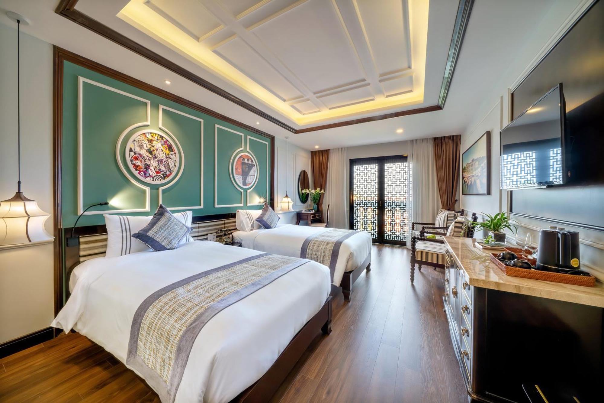 Le Pavillon Gallery & Hoi An