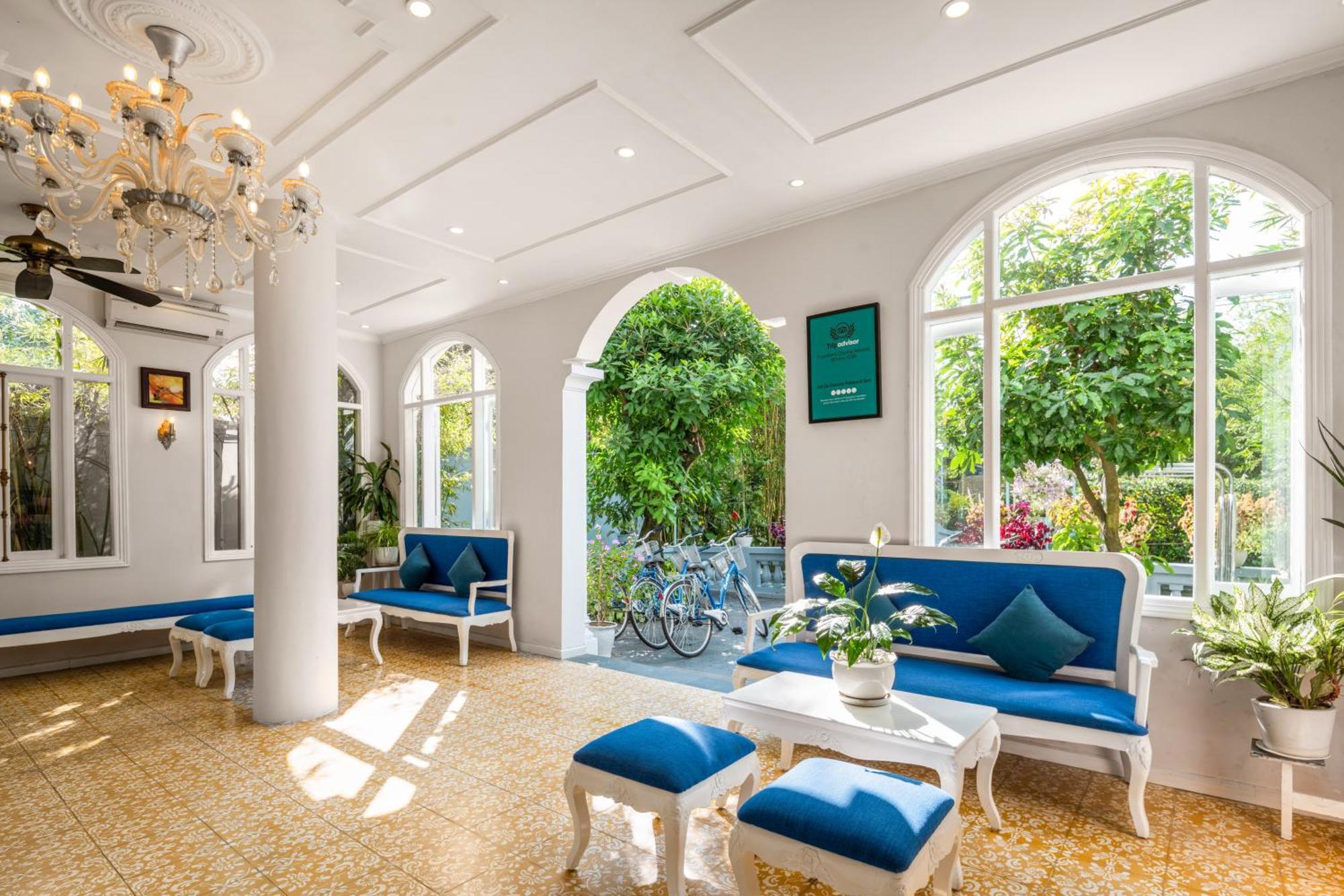 Garden Palace And - A Boutique Inspired By Nature