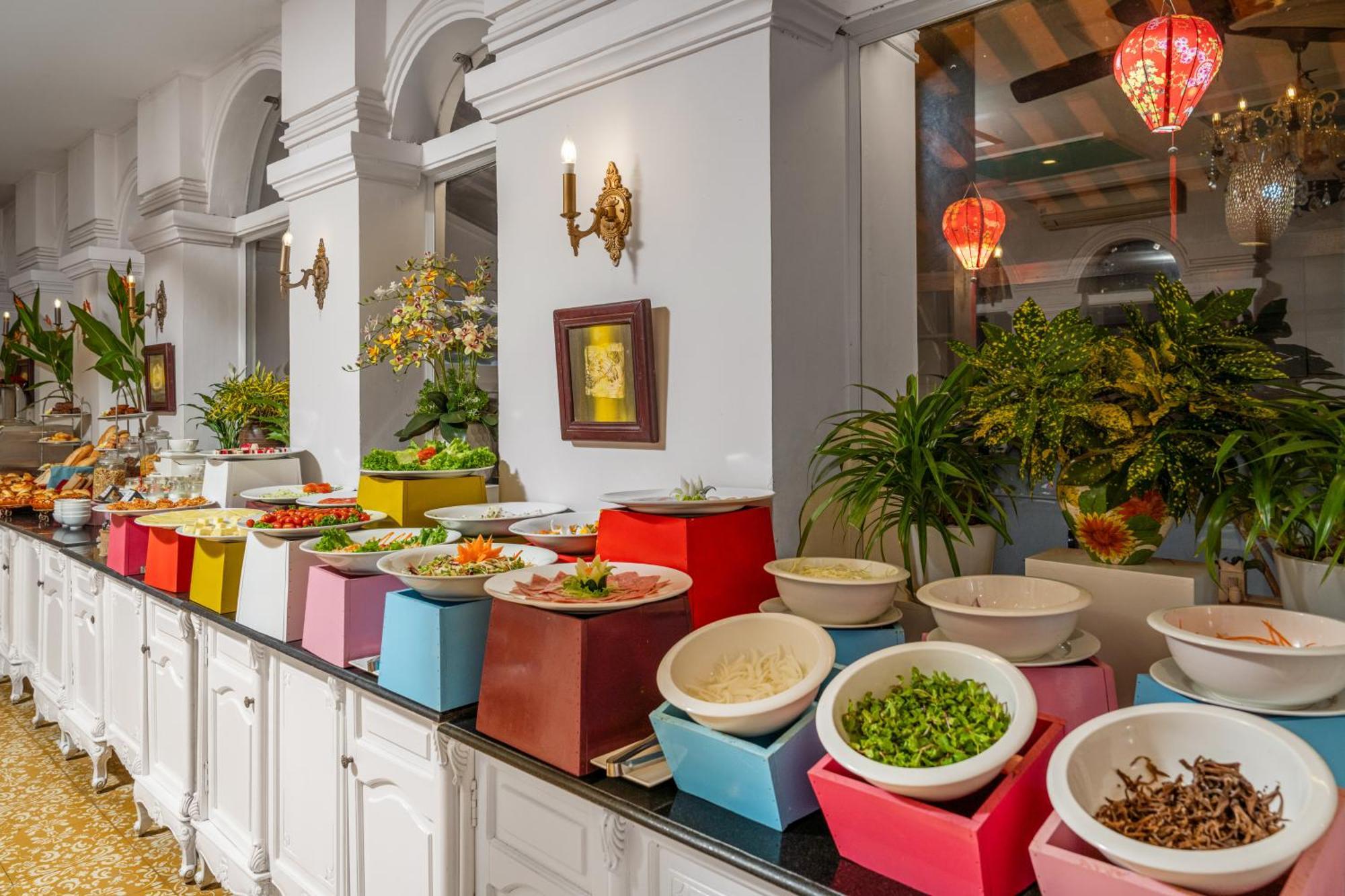 Garden Palace And - A Boutique Inspired By Nature