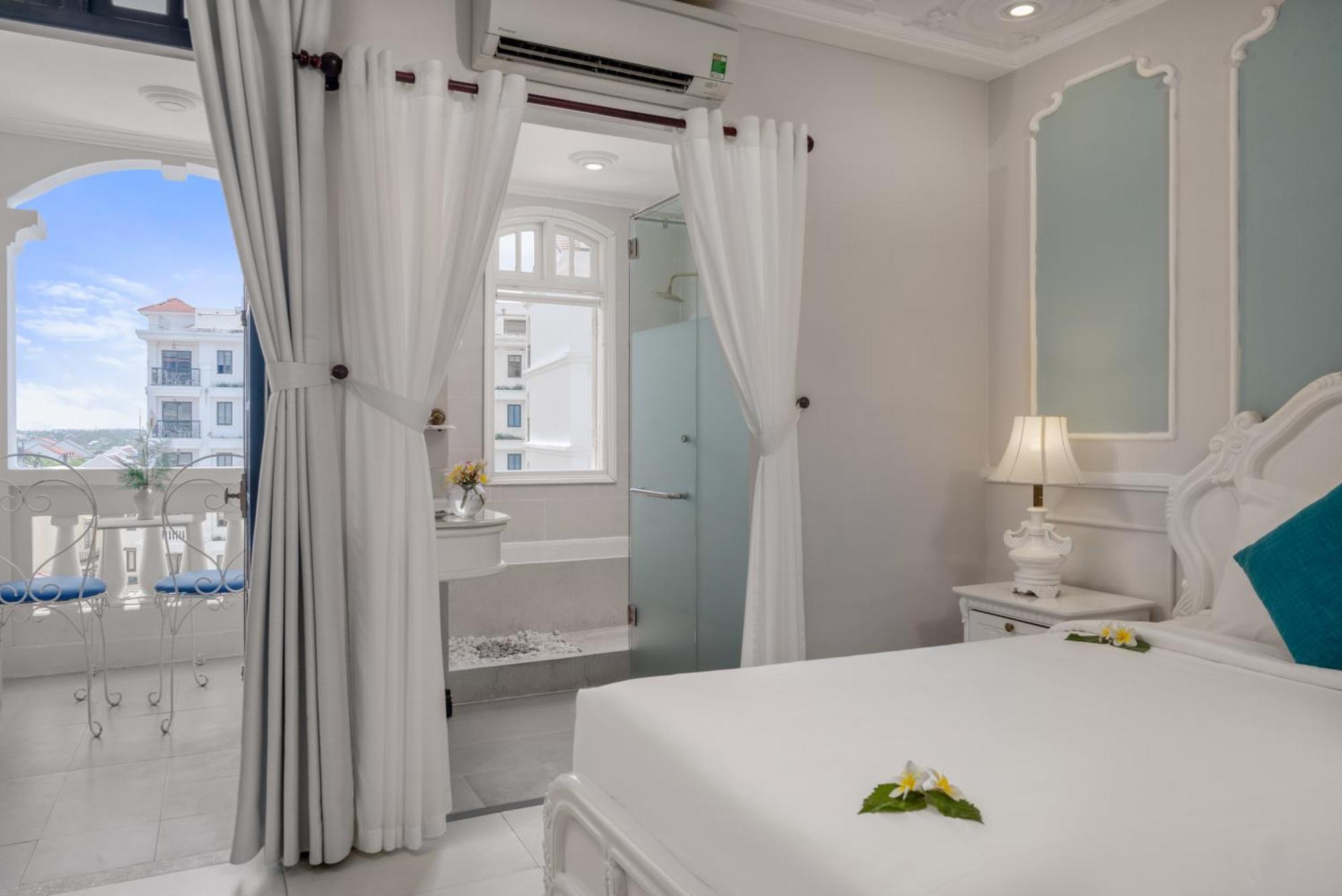Garden Palace And - A Boutique Inspired By Nature
