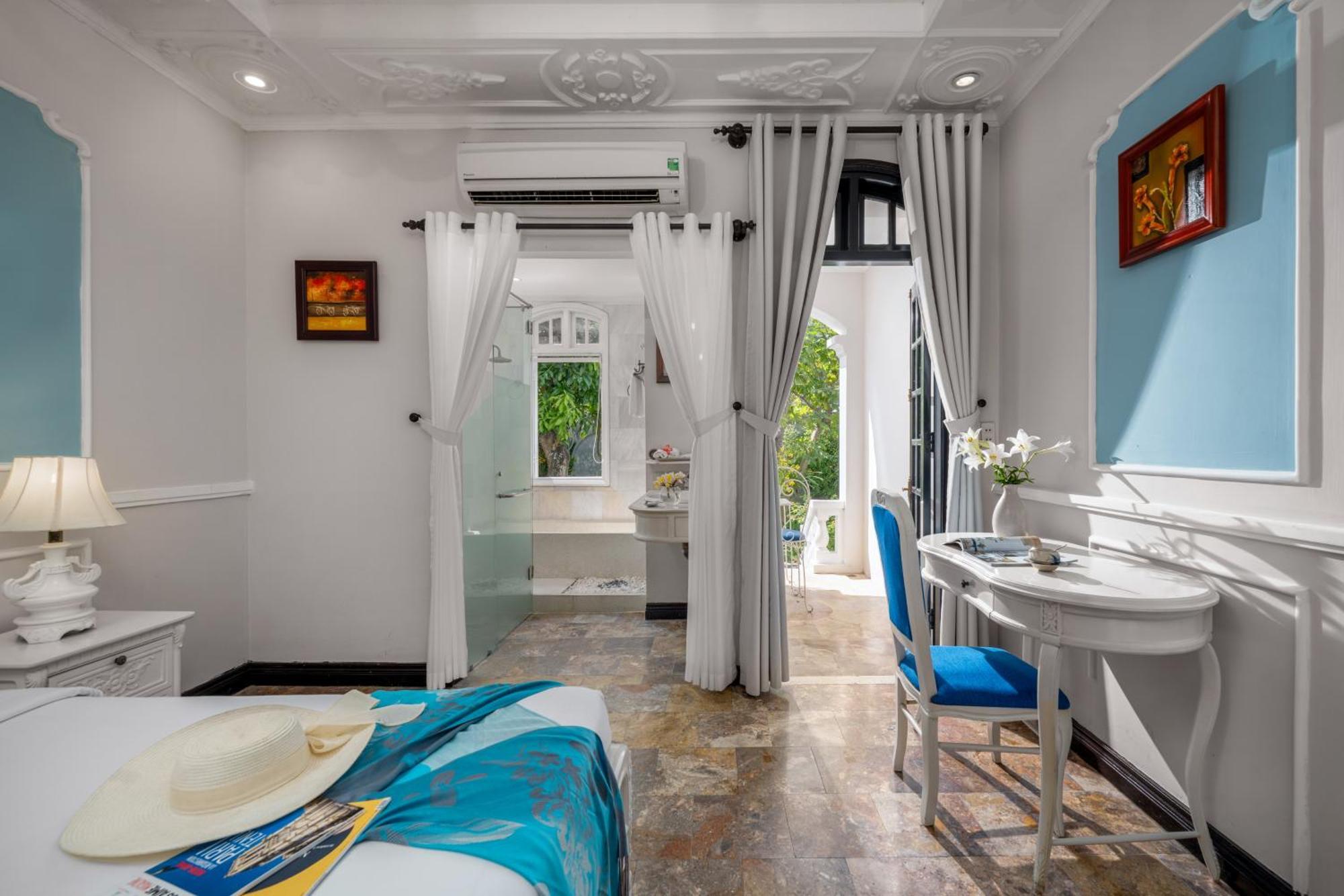 Garden Palace And - A Boutique Inspired By Nature