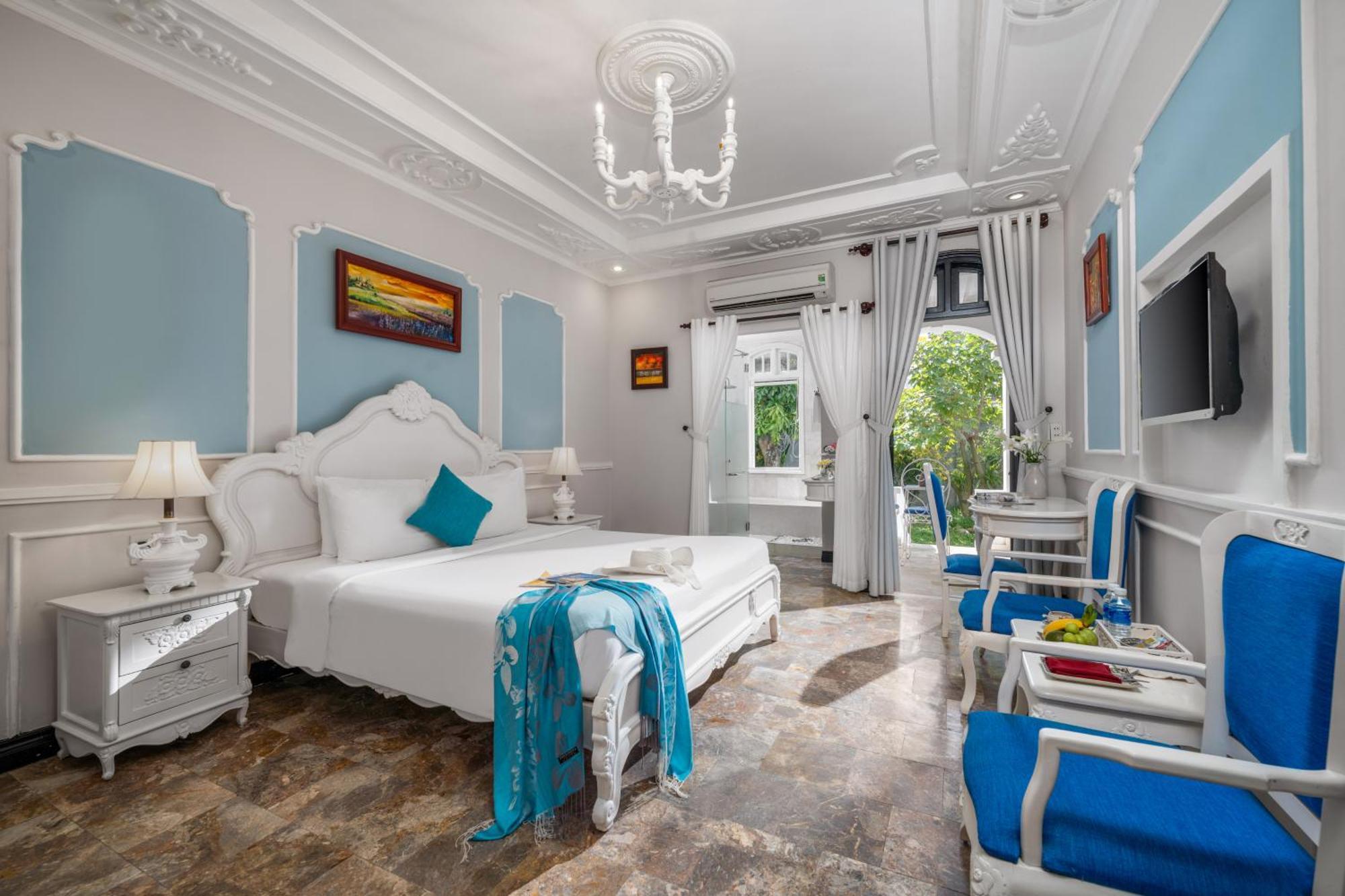 Garden Palace And - A Boutique Inspired By Nature