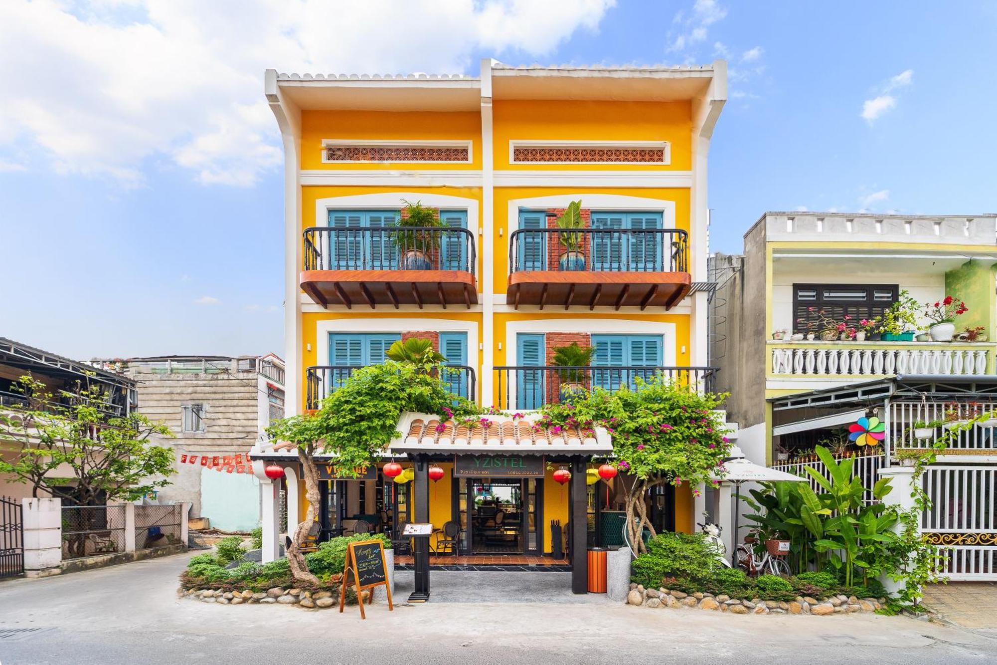 Hotel Yzistel 4*