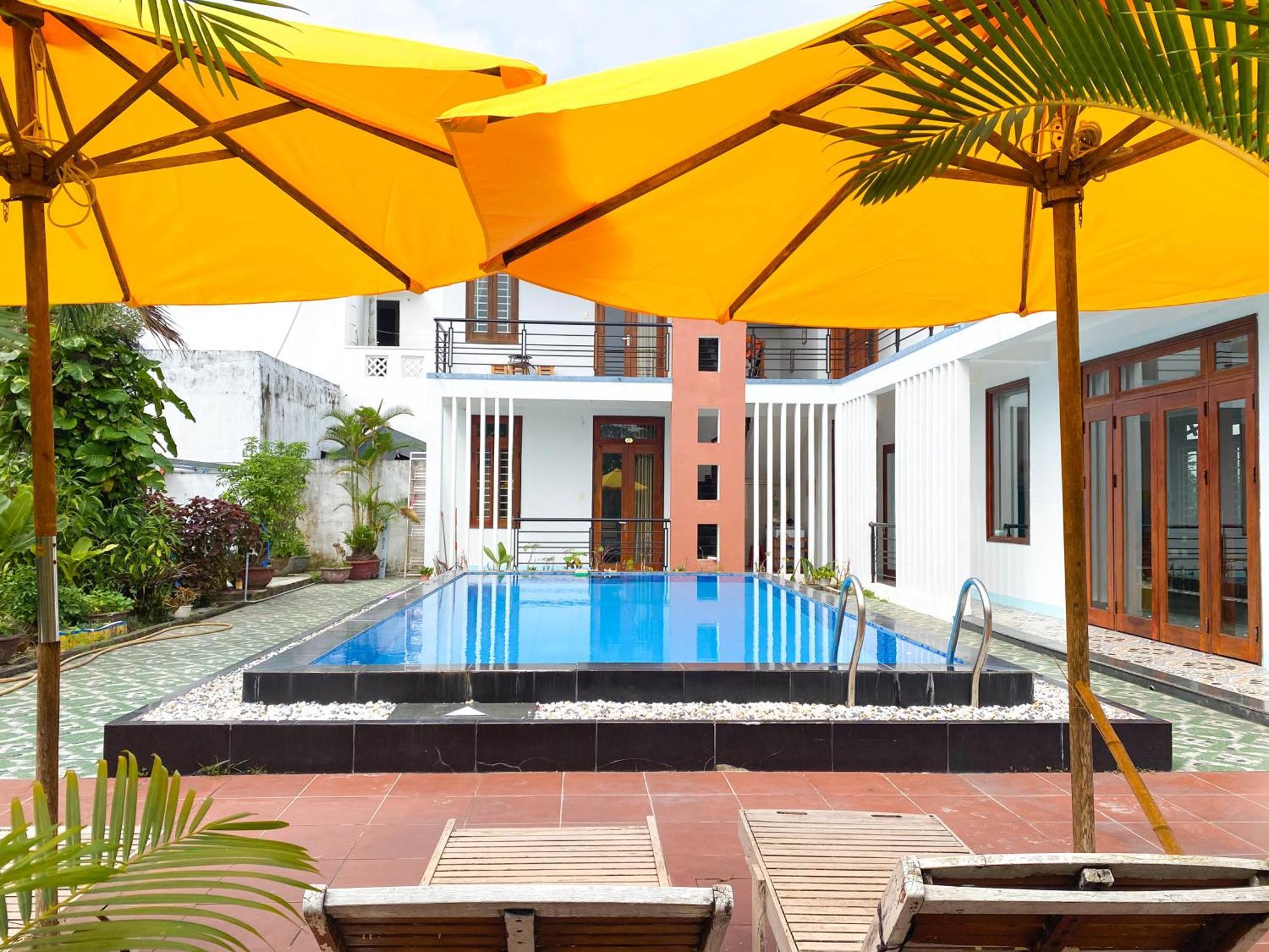 Nha Bong Hotel