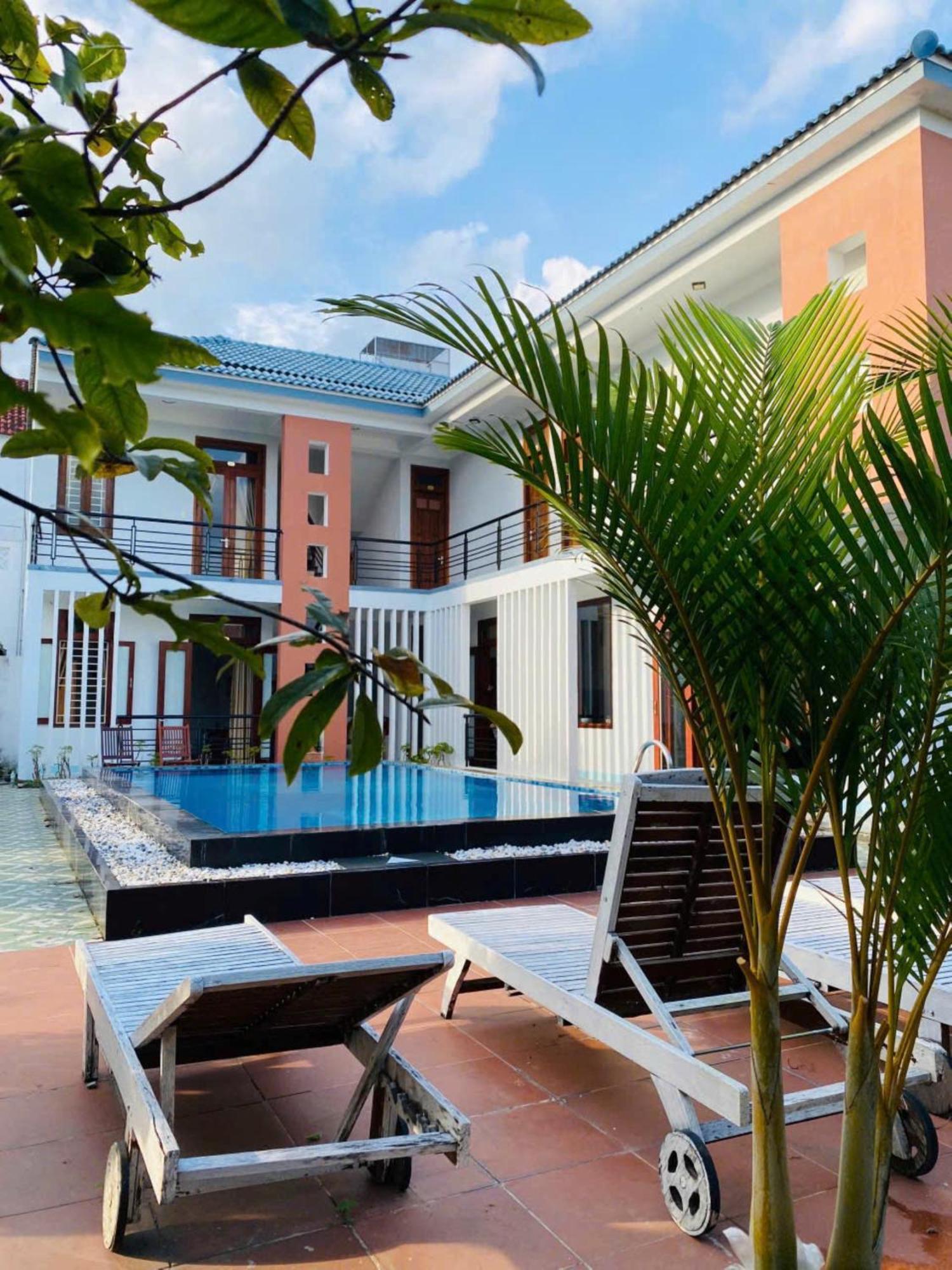 Nha Bong Hotel