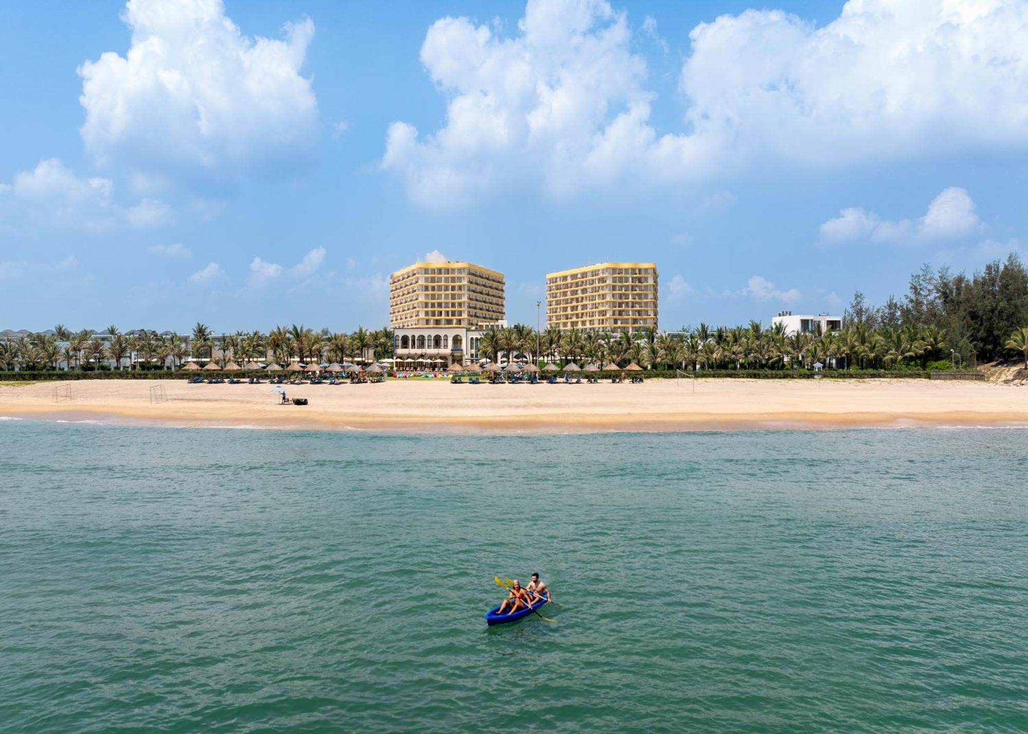 Wyndham Hoi An Royal Beachfront &