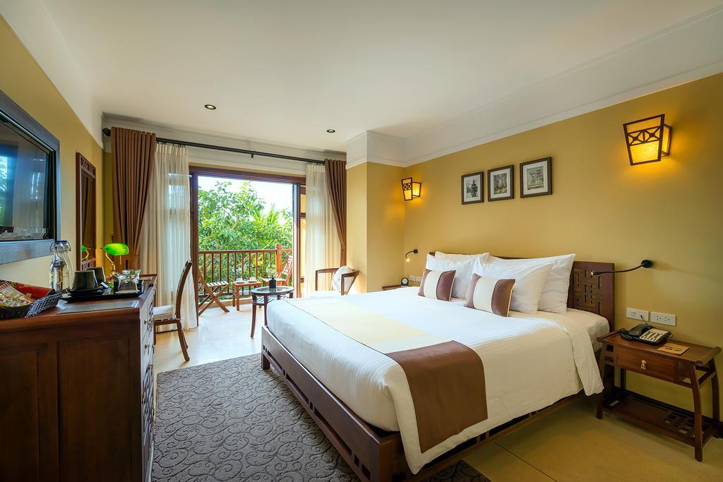 Hotel Essence & 4*