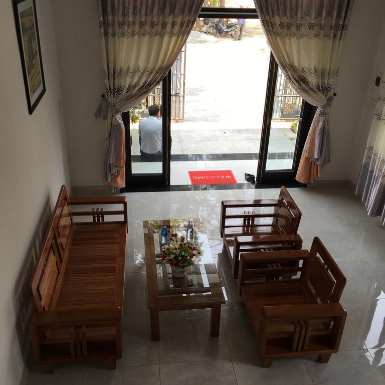House Homestay *