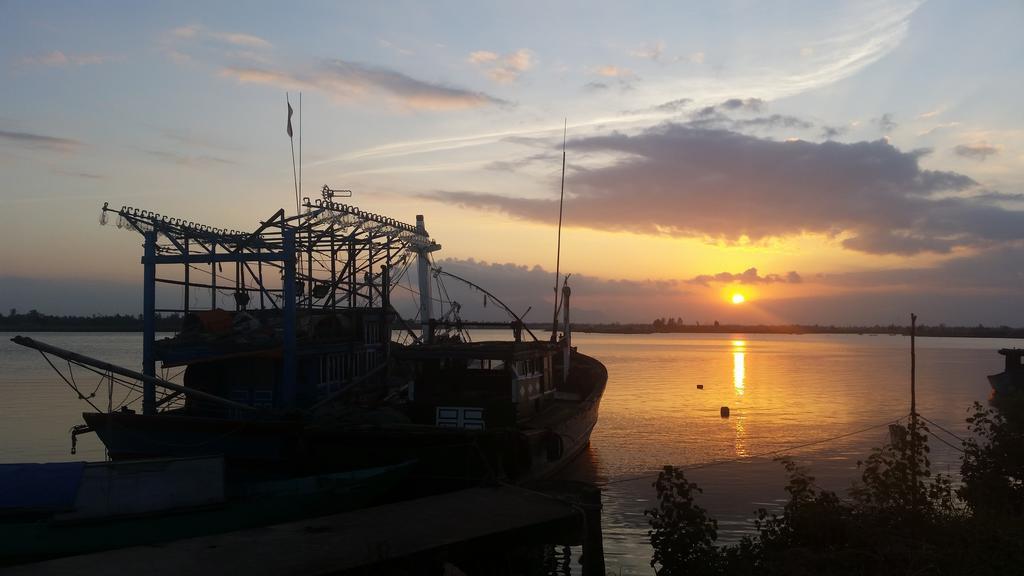 Viets Family River - Homestay