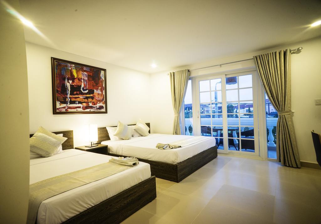 Golden Sunset Hotel