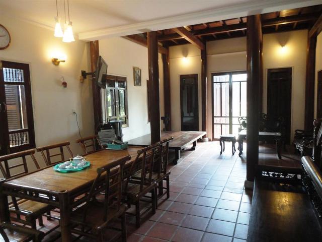 B Lan House