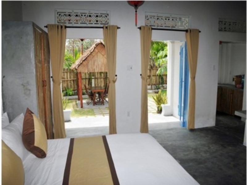 Homestay Local Beach