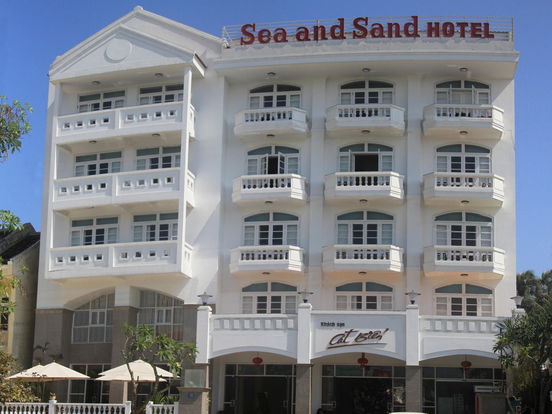 Sea And Hoi An