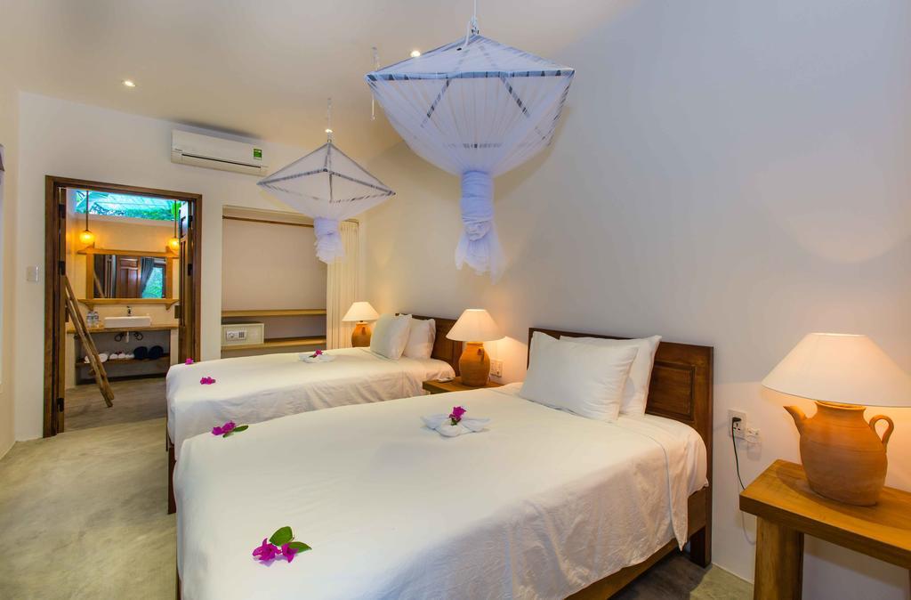 Villa Vina Pool