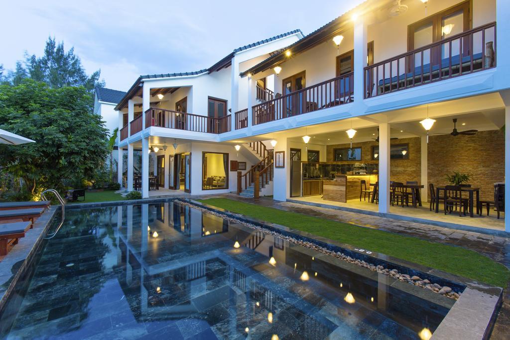 Villa Vina Pool *