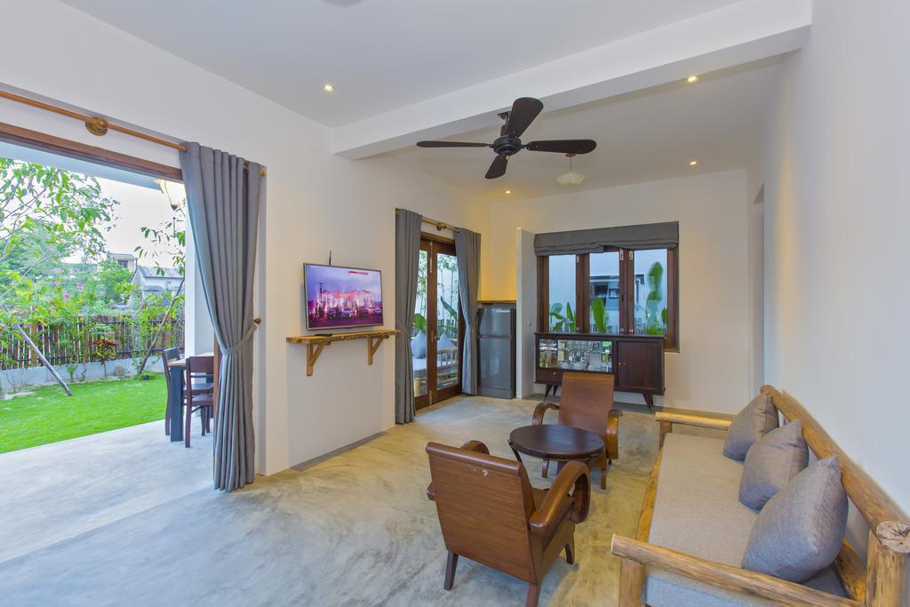 Villa Vina Pool *