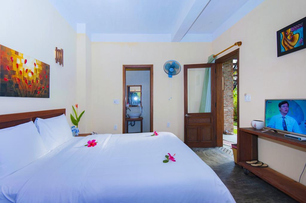 Chez Xuan - Private Villa Hoian Homestay *