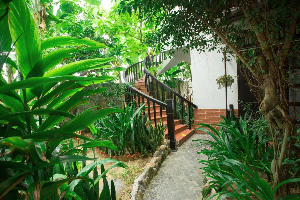 East West Villa *