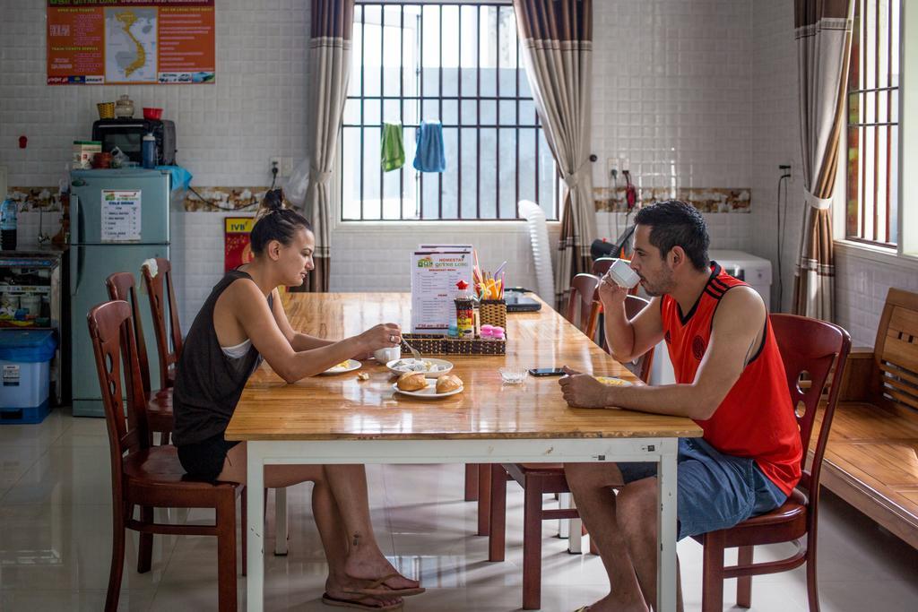 Homestay Quynh Long *