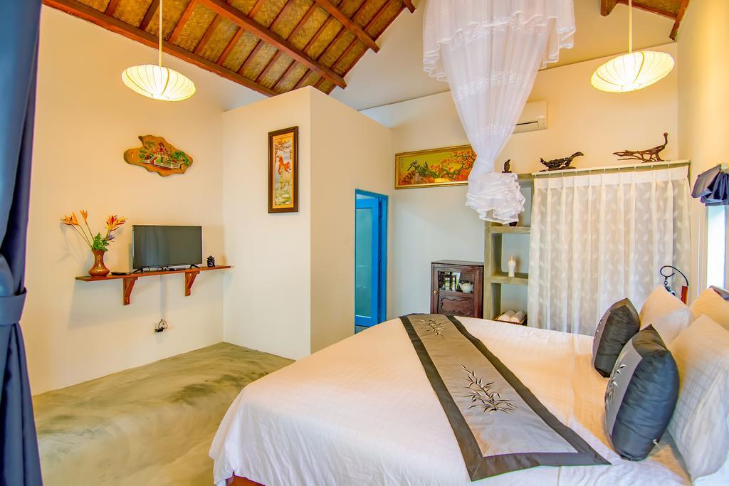 Local Beach Homestay *