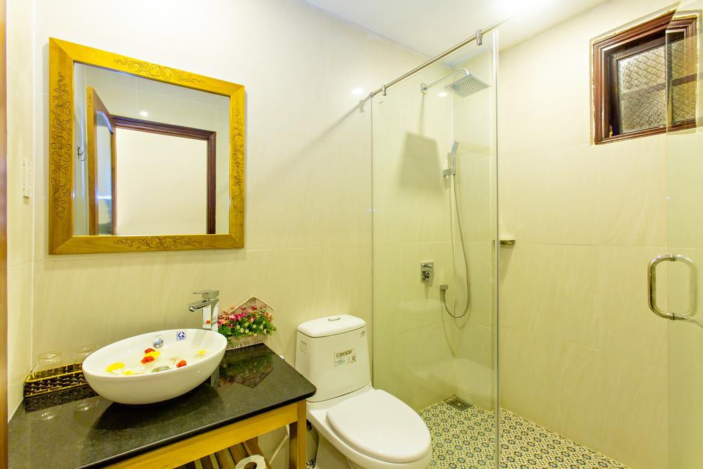 Sala Hotel 2*